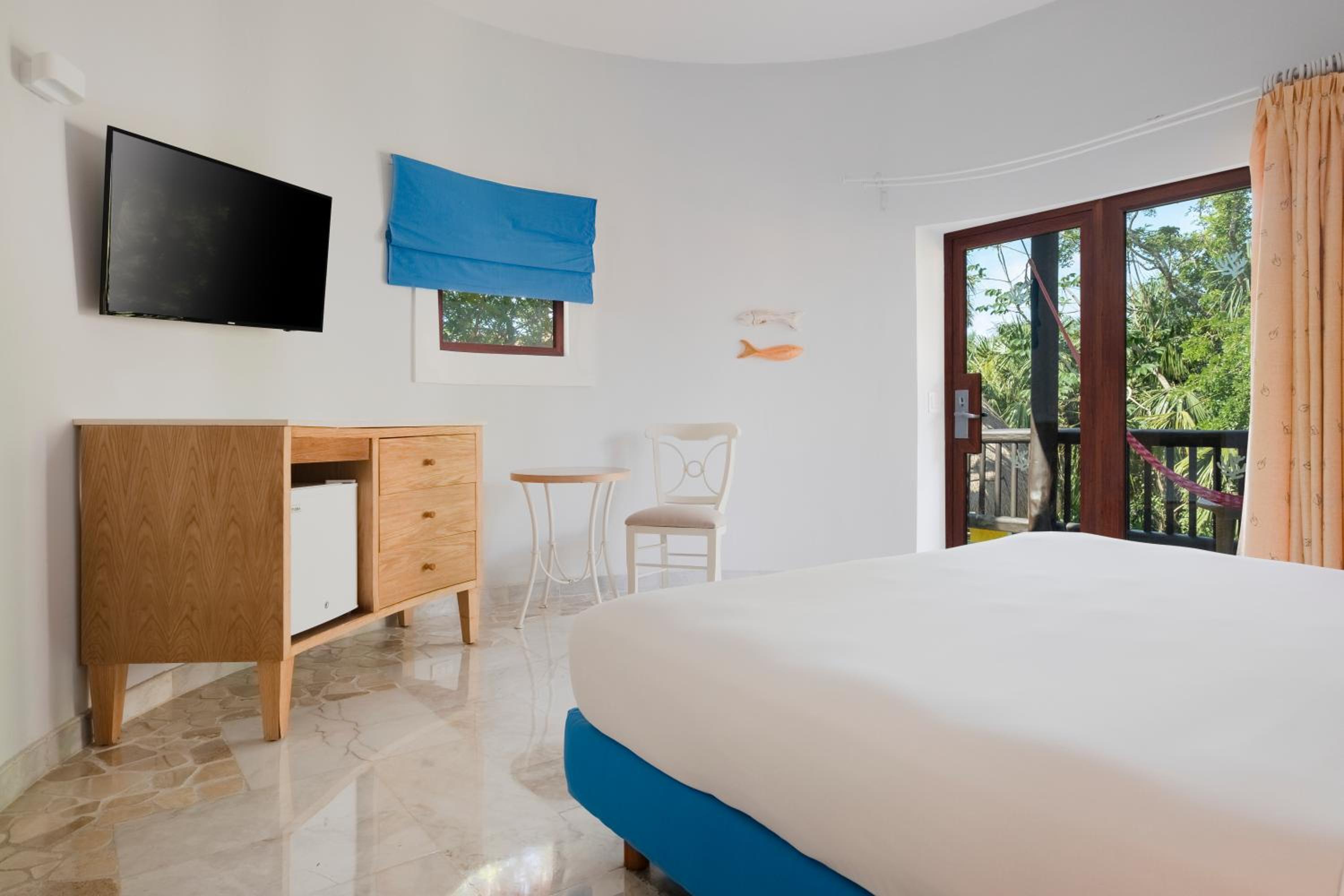 Premium Room - Photo 6