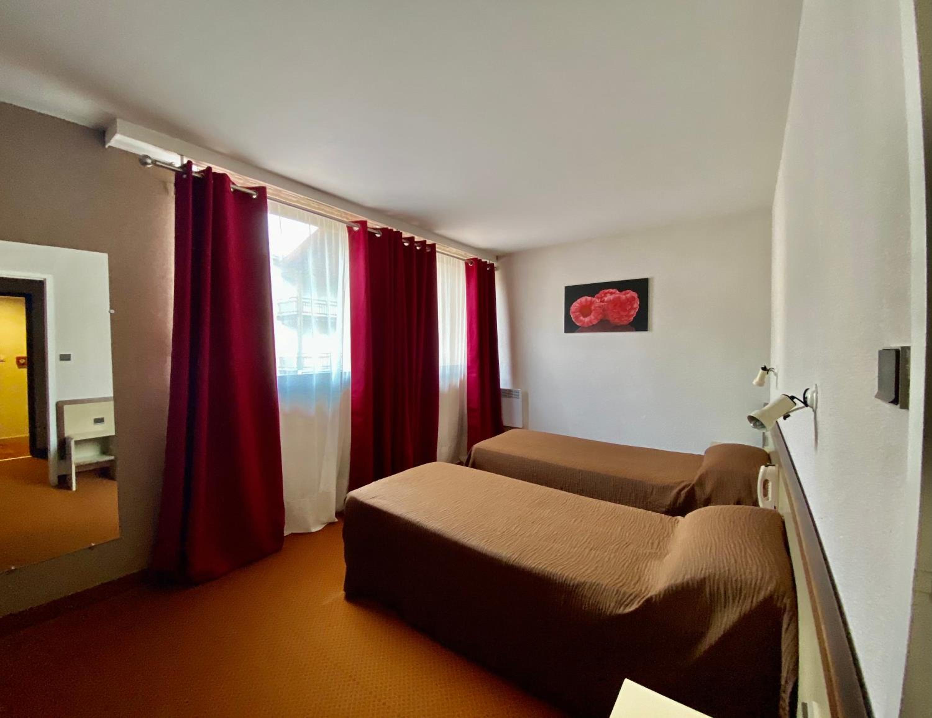 Standard Double Room - Photo 4