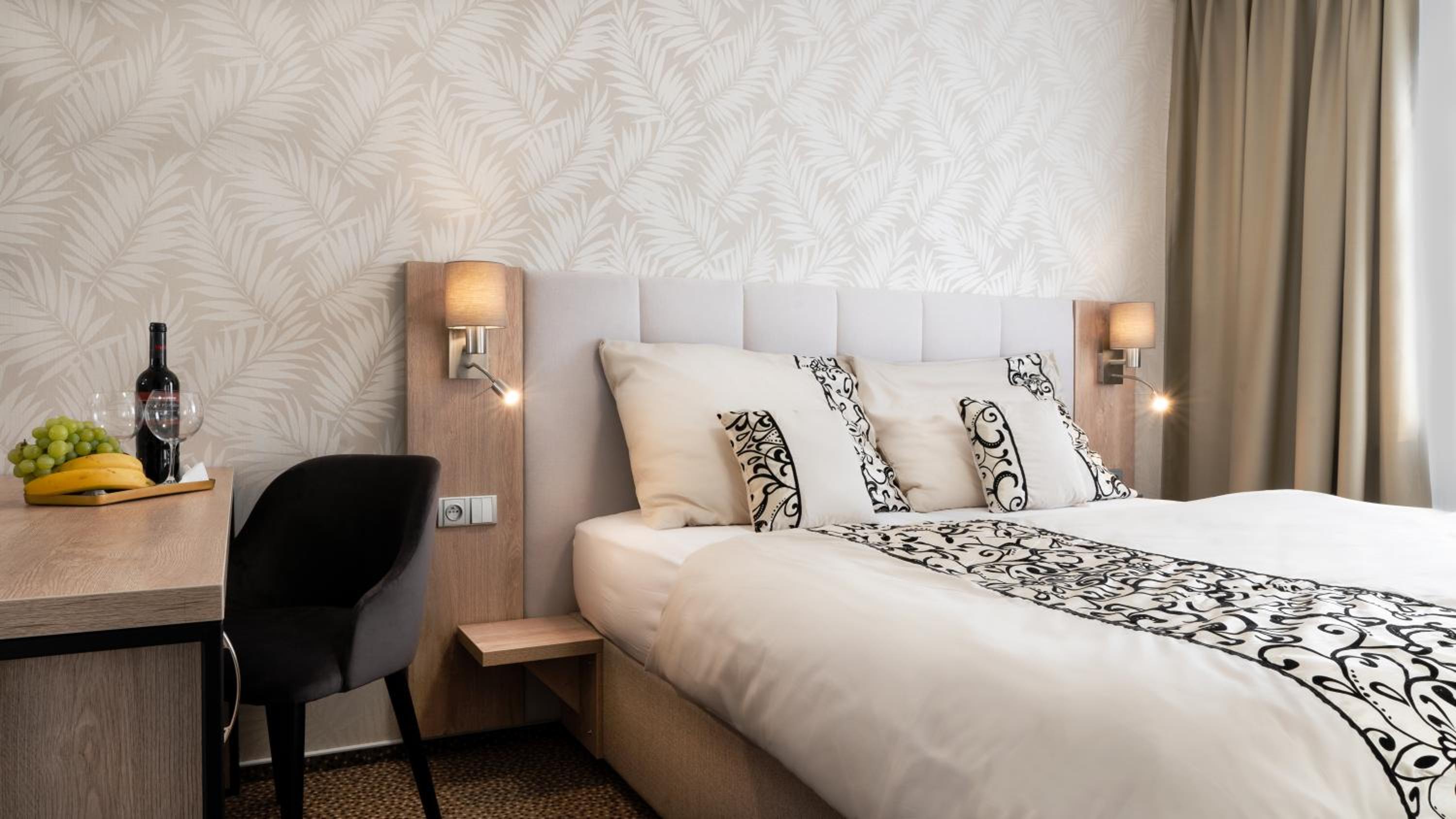 Standard Double or Twin Room photo 3