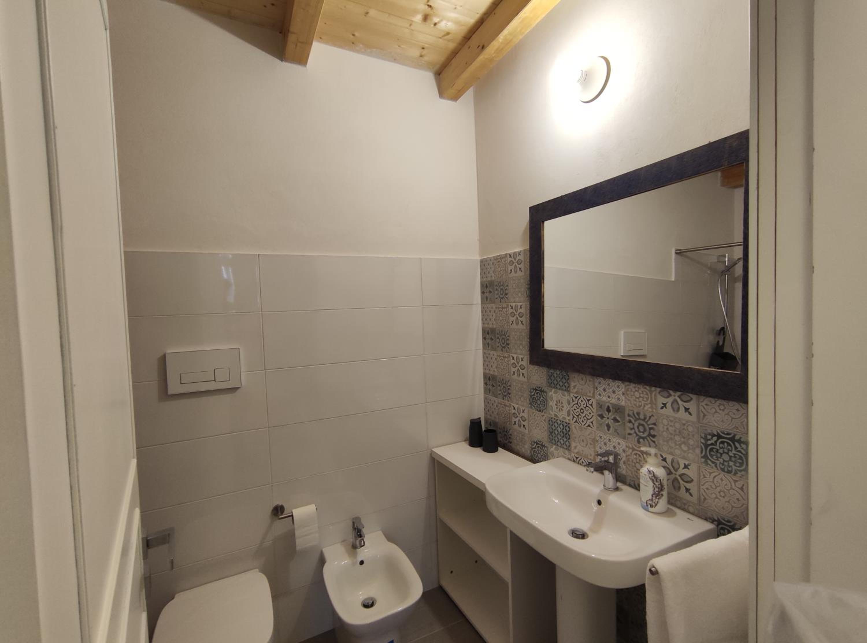 Double Room - Photo 3