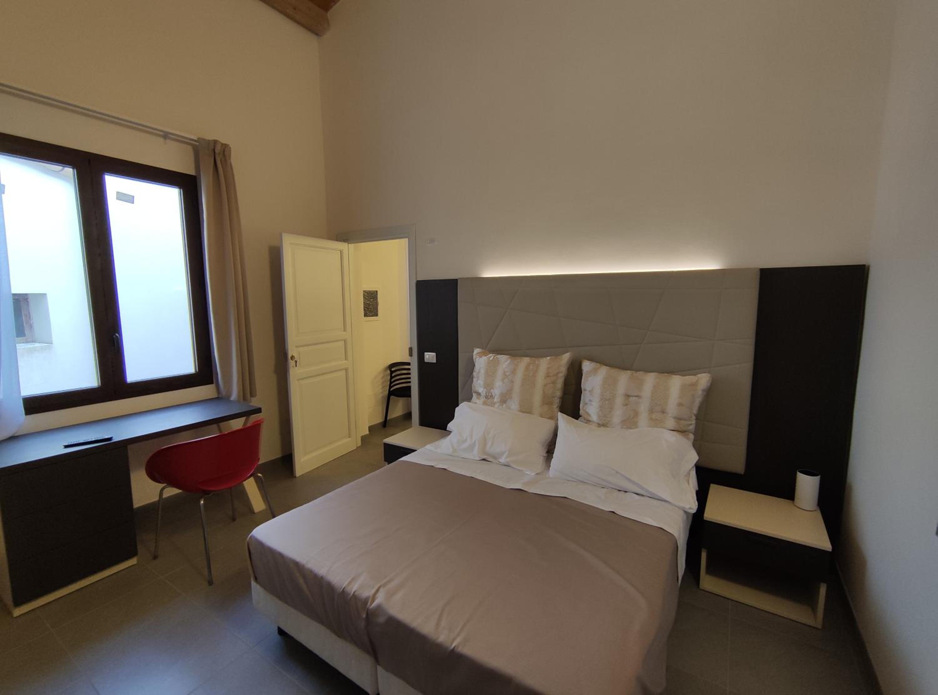 Double Room - Photo 2