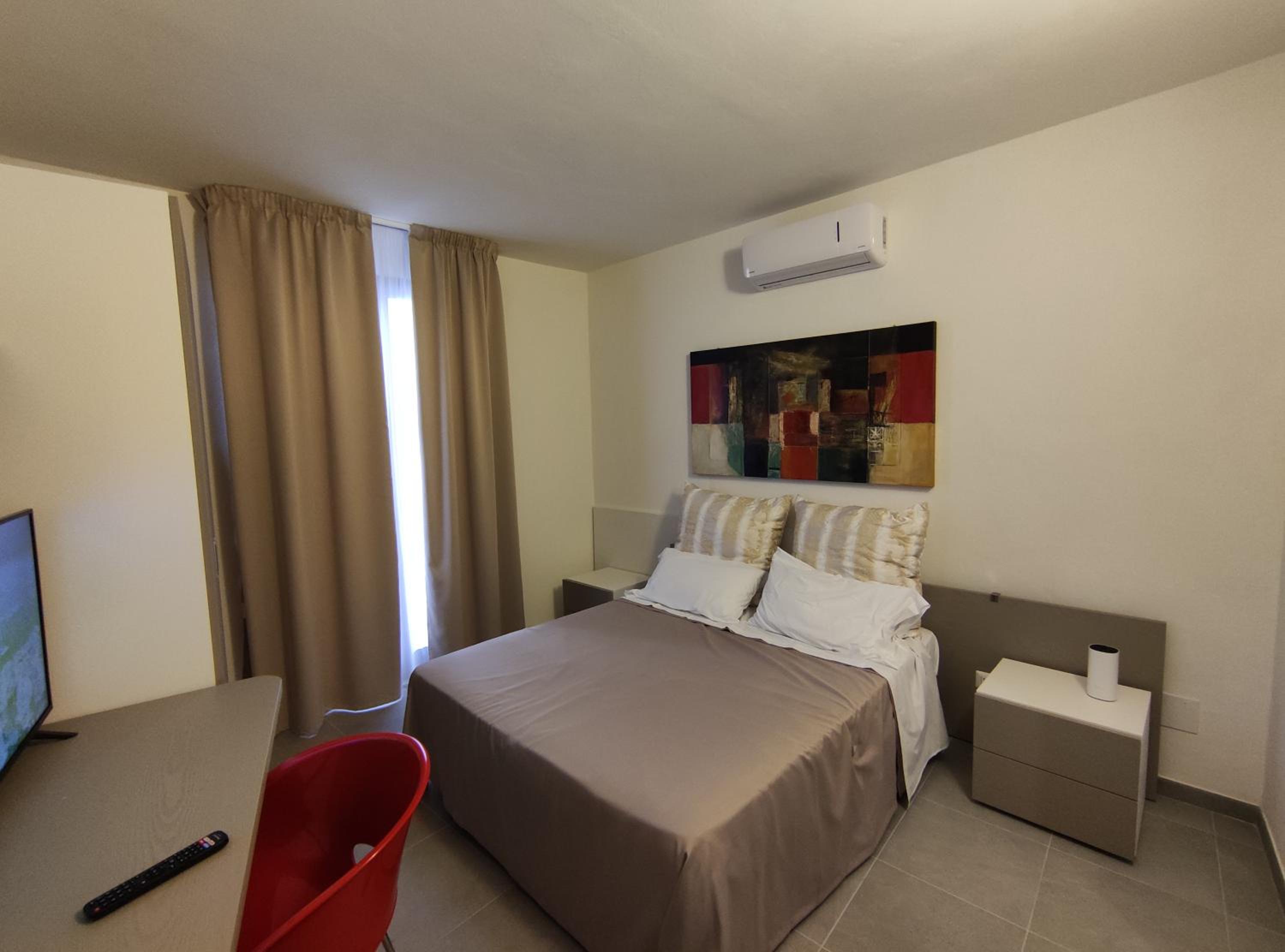 Double Room - Photo 6