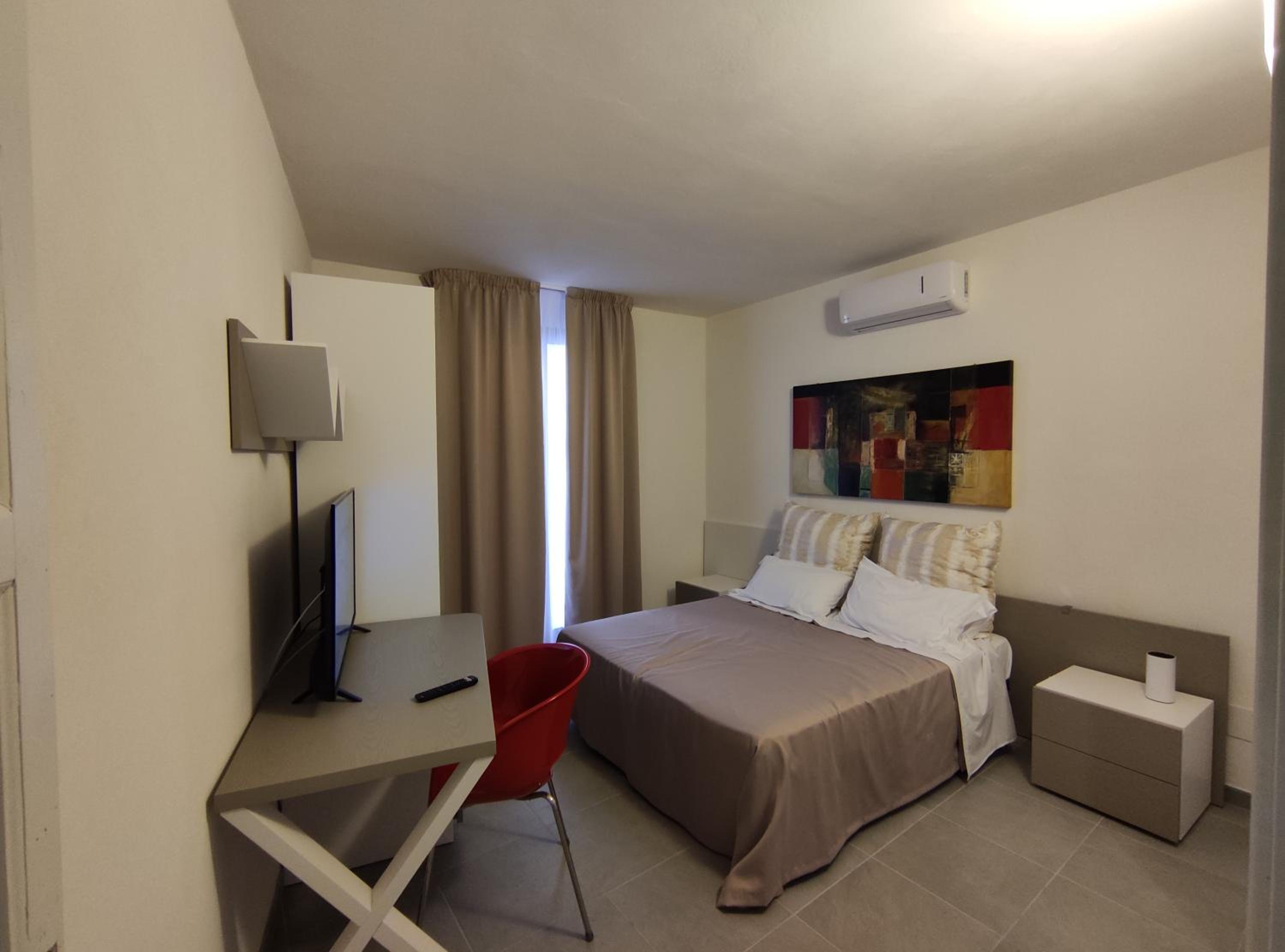 Double Room - Photo 5