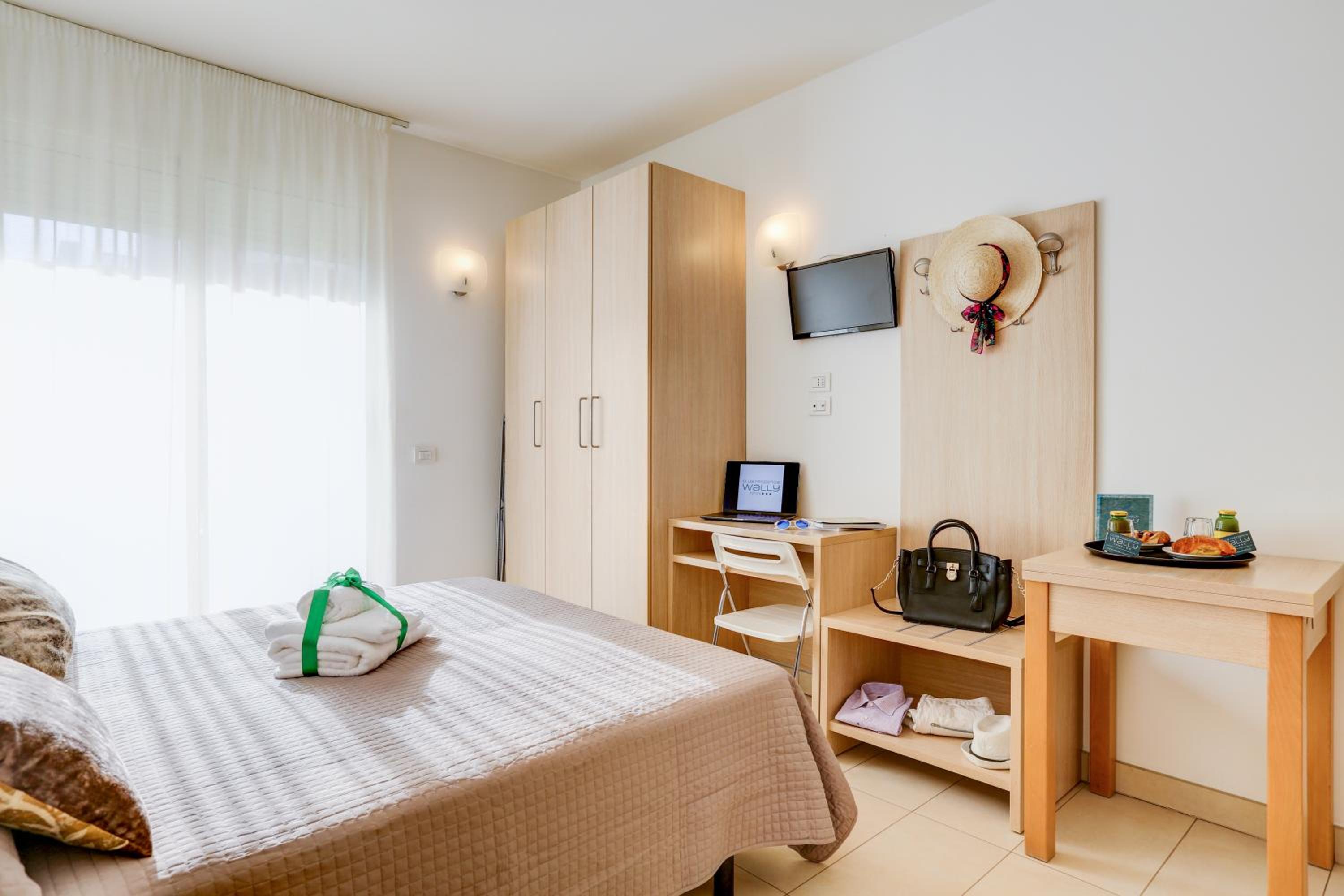 Studio (2 Adults) photo 2