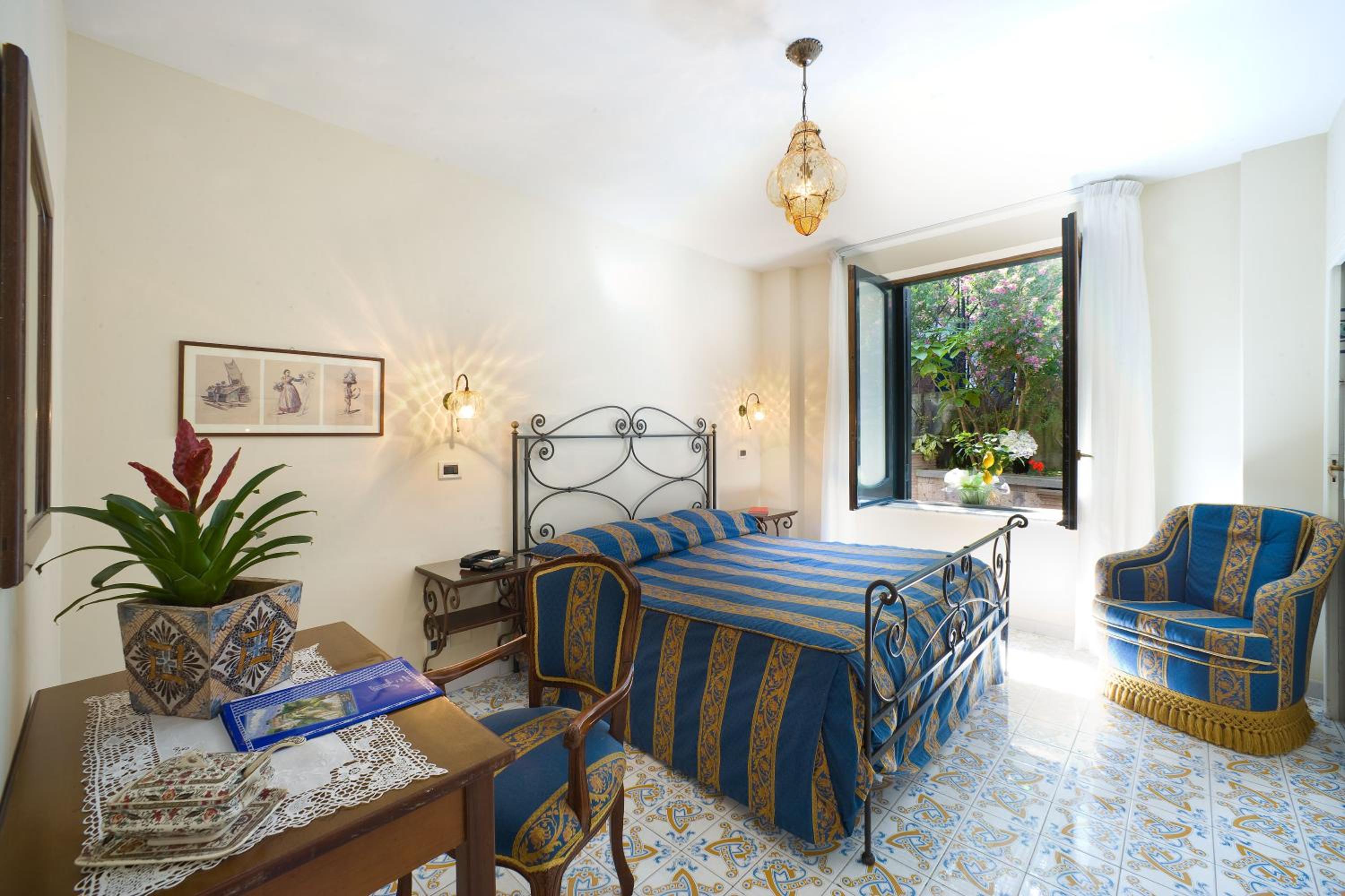 Double Room - Photo 1
