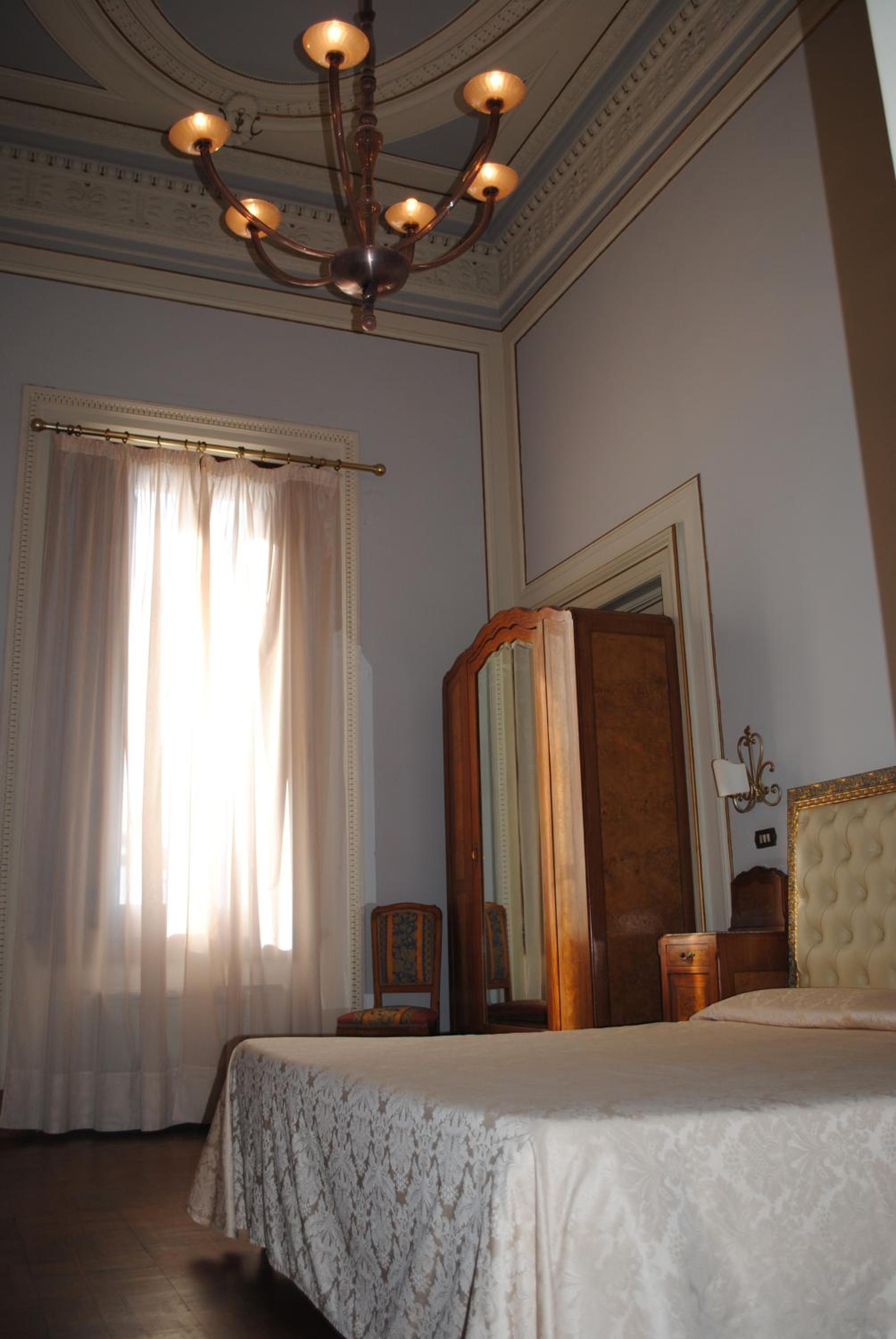 Double Room with Sea View - Photo 3