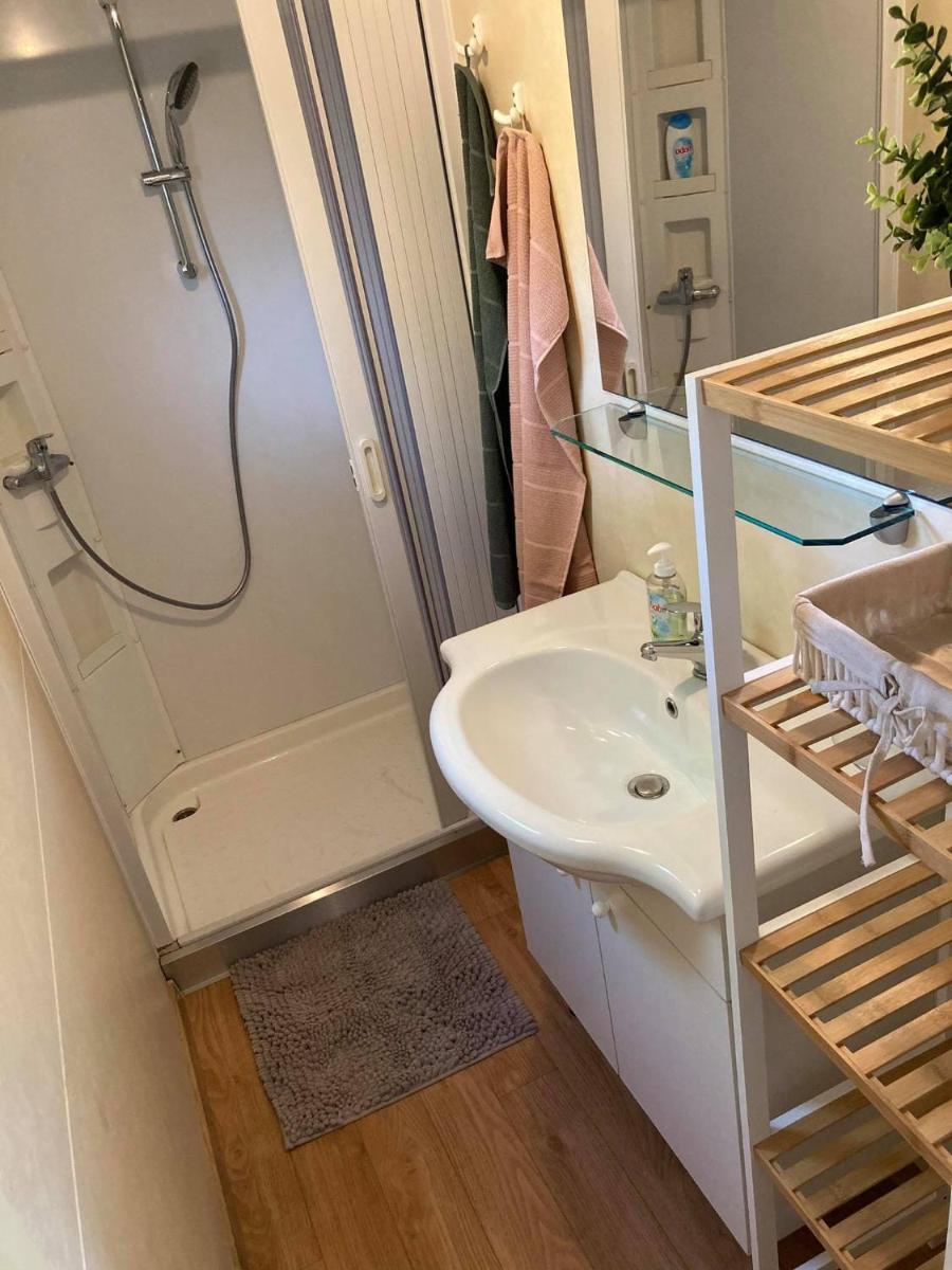 Mobile Home photo 1