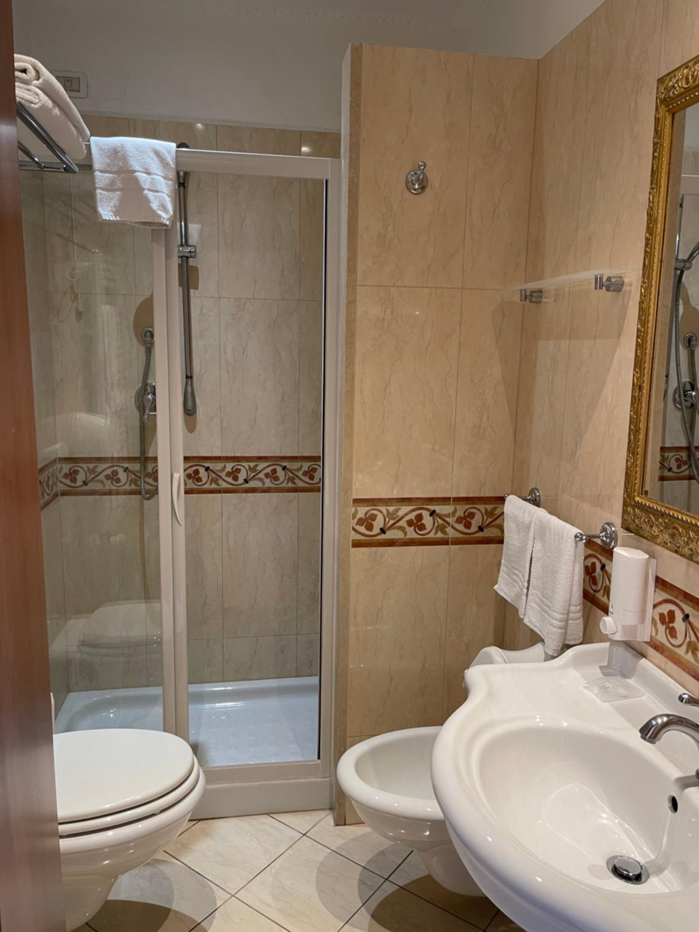 Double or Twin Room with Partial Sea View