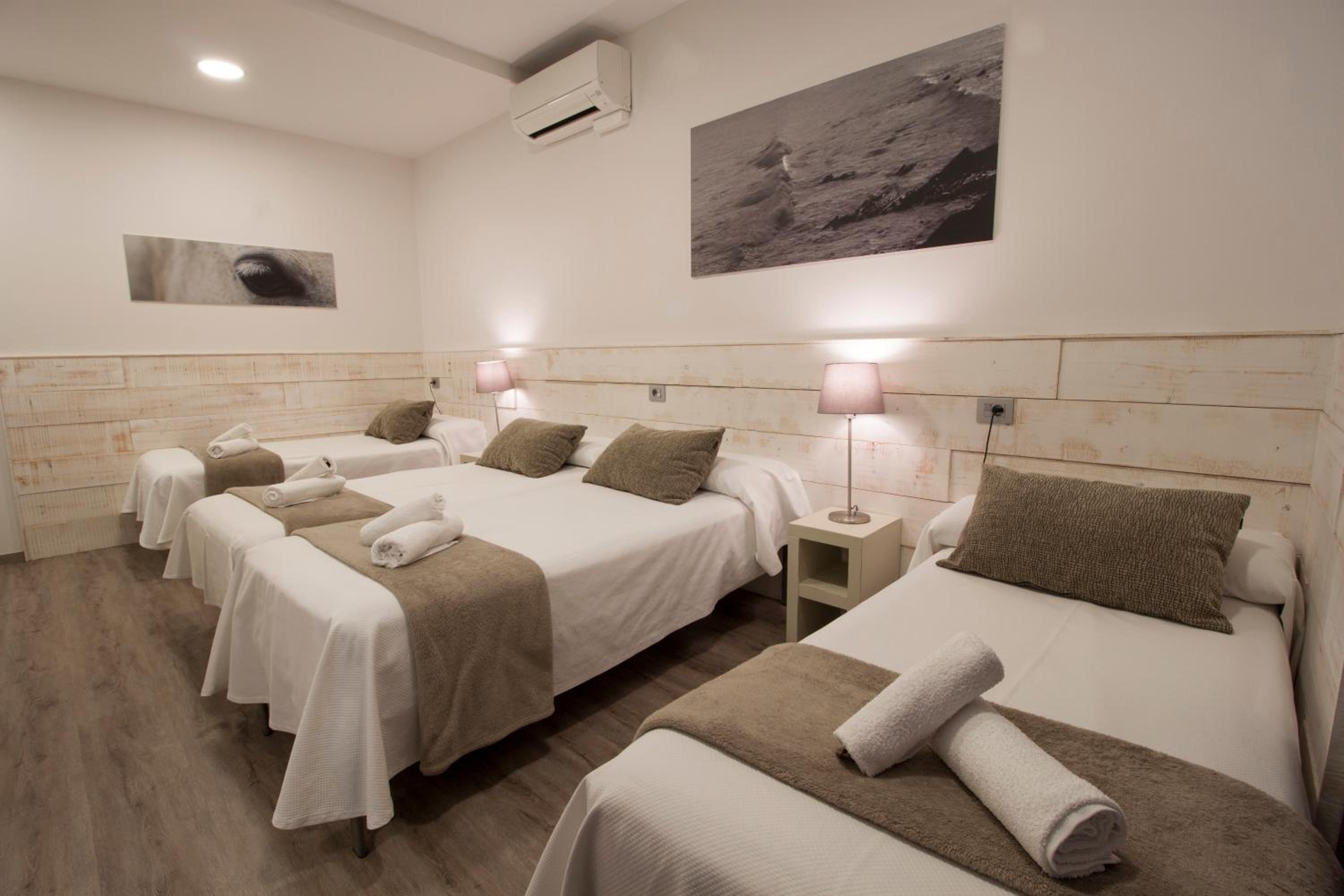 Quadruple Room with Balcony photo 3