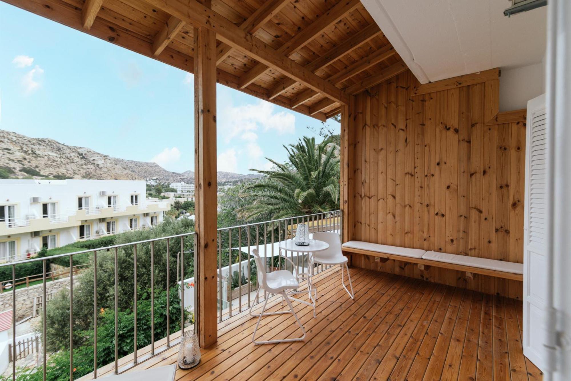 Suite with Terrace - Photo 13