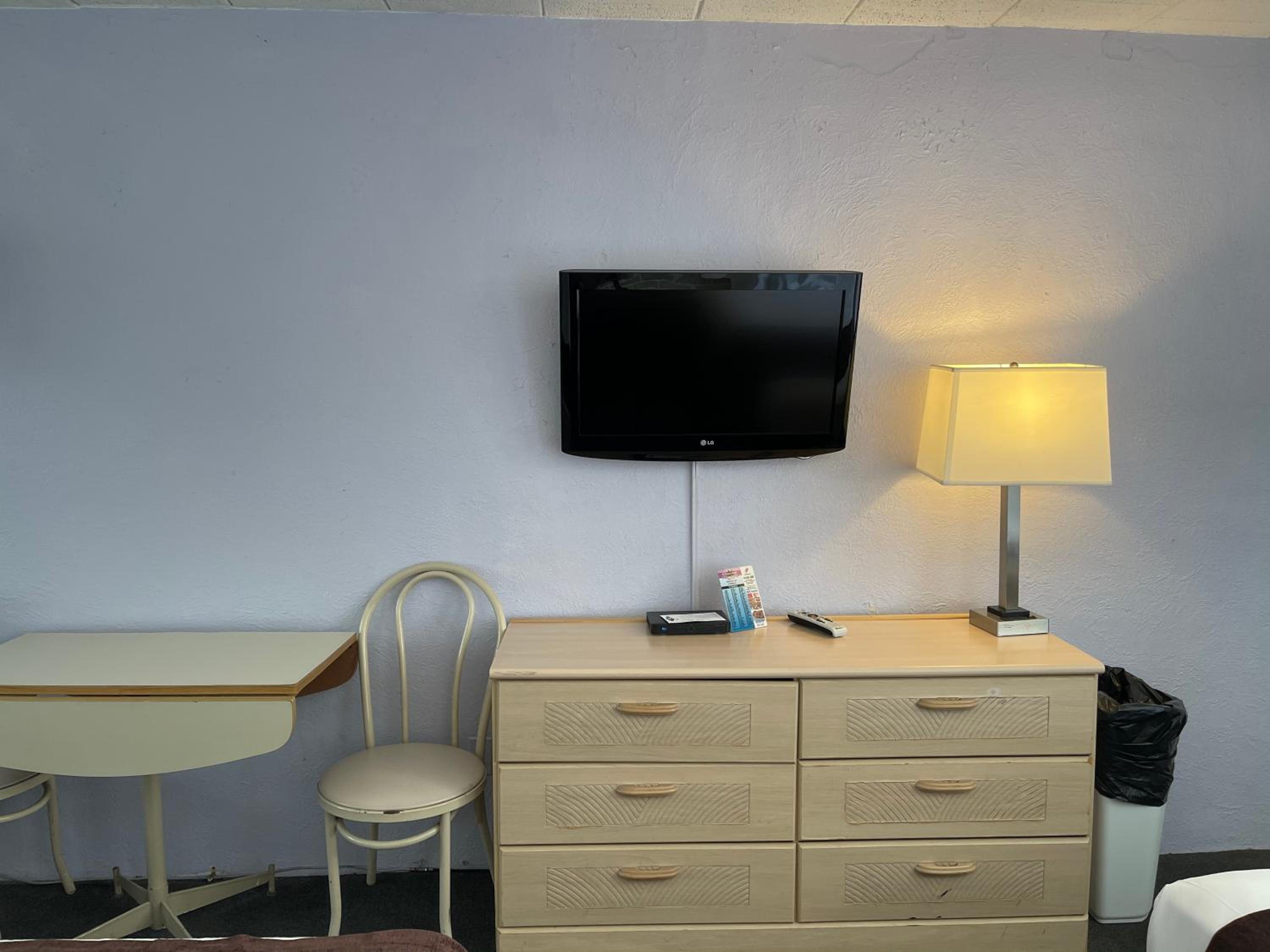 Classic Room with Two Double Beds photo 1