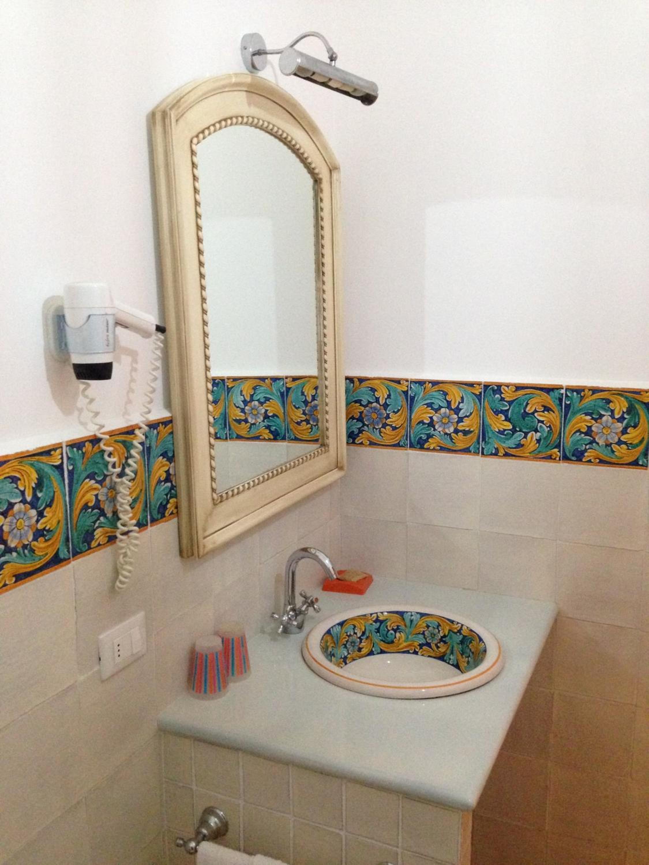 Double or Twin Room - Photo 2