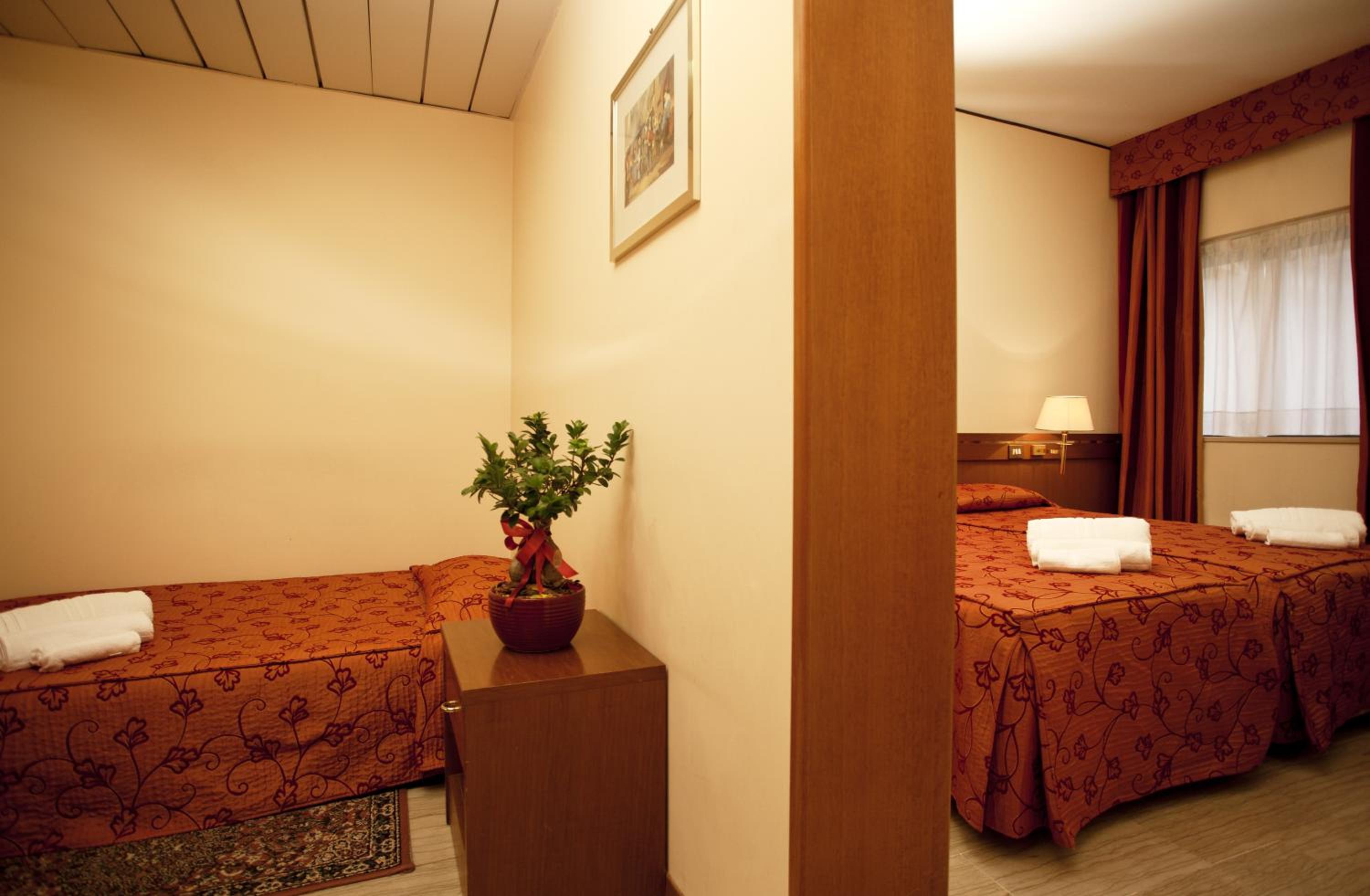 Triple Room - Photo 2