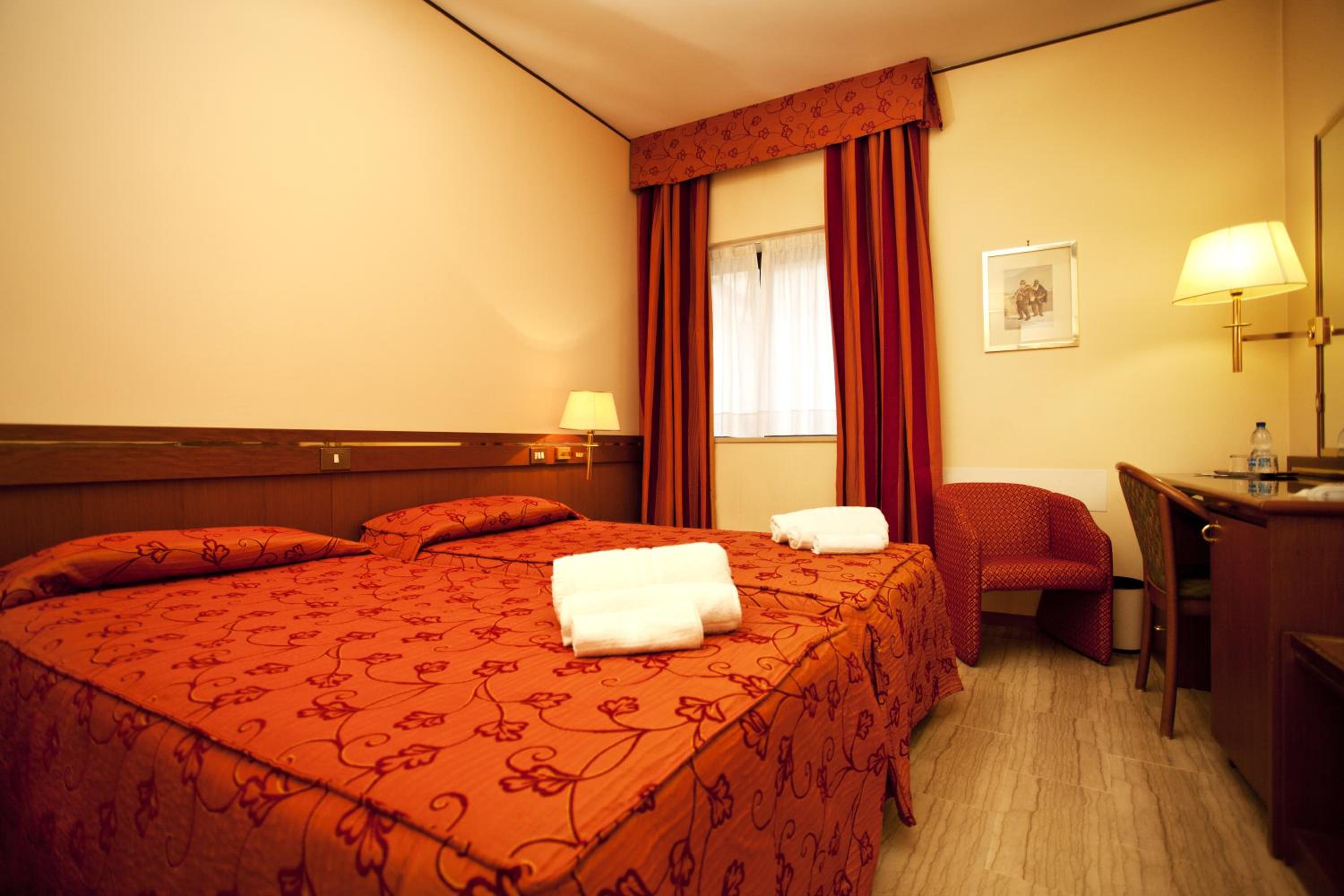 Triple Room - Photo 1