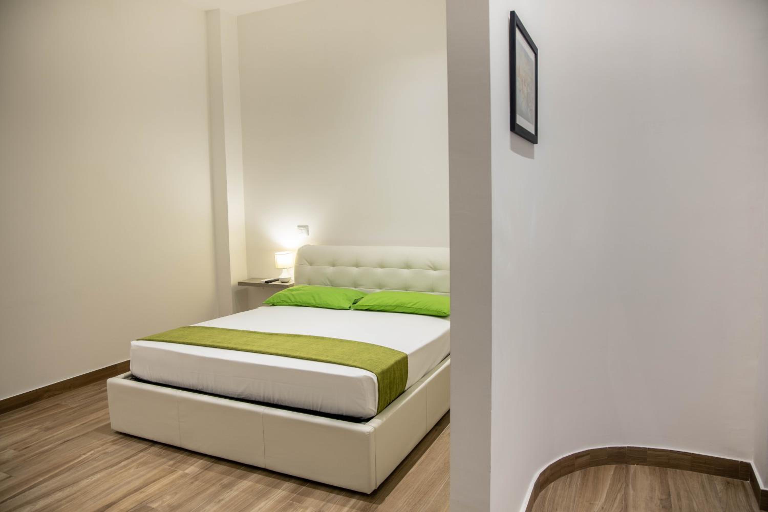 Triple Room with Private Bathroom - Photo 26