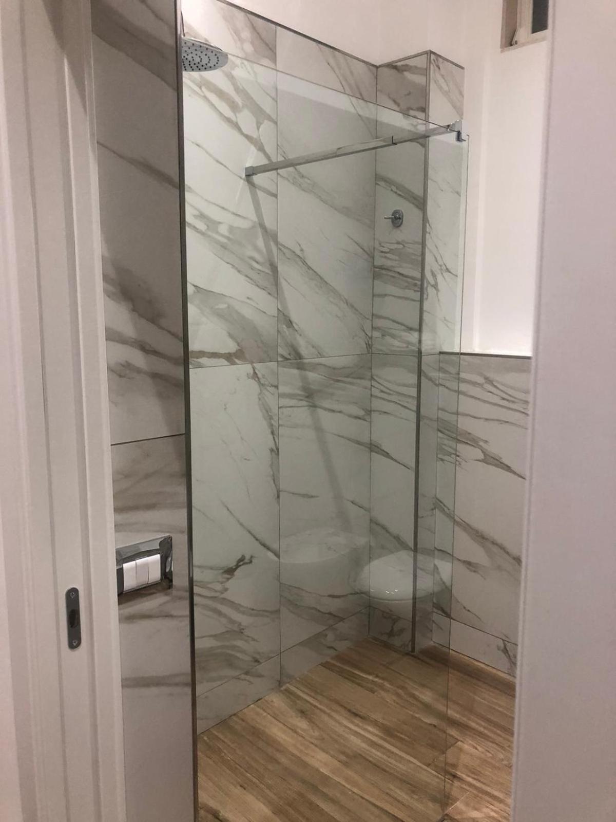 Triple Room with Private Bathroom - Photo 8
