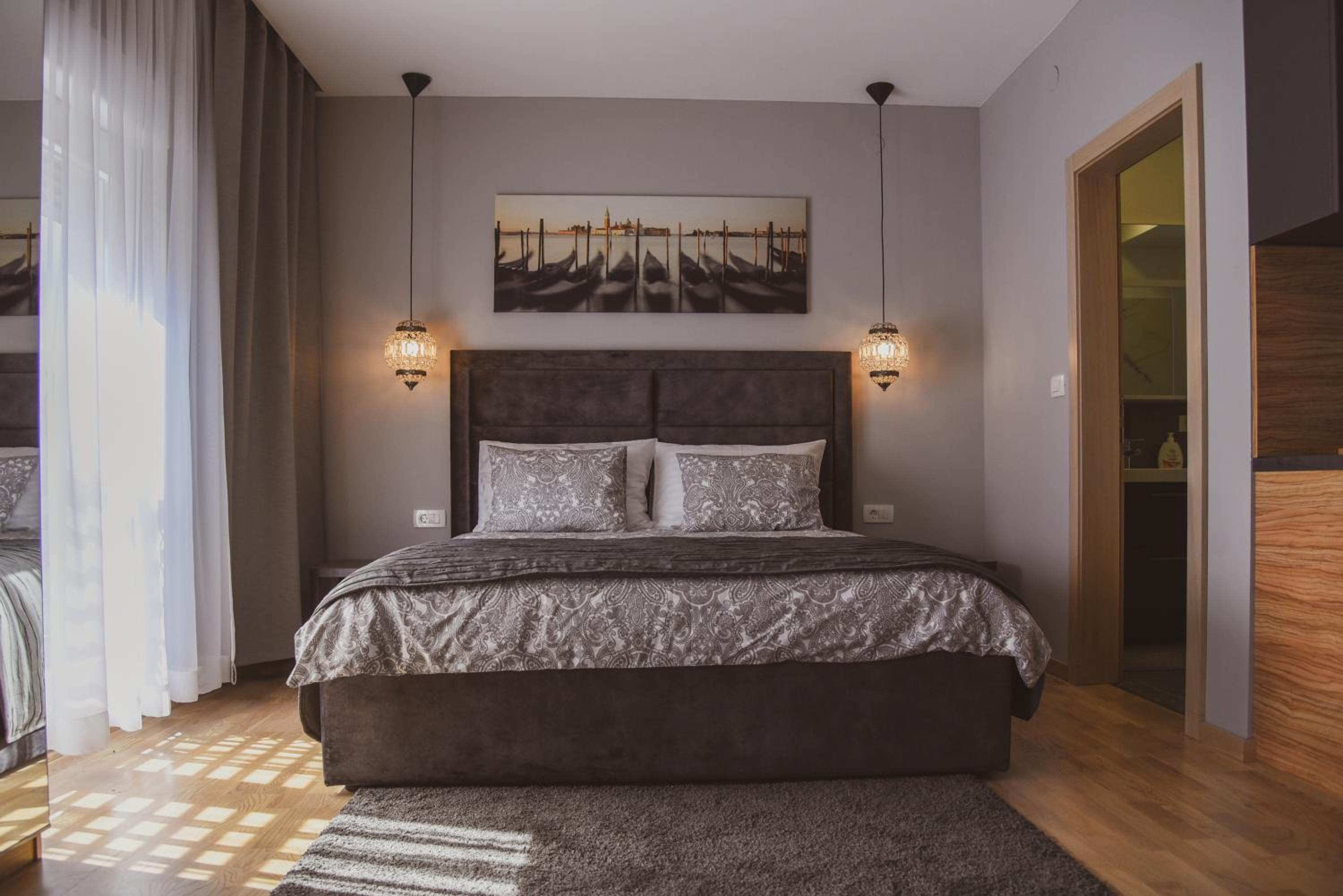 Studio Apartment photo 1