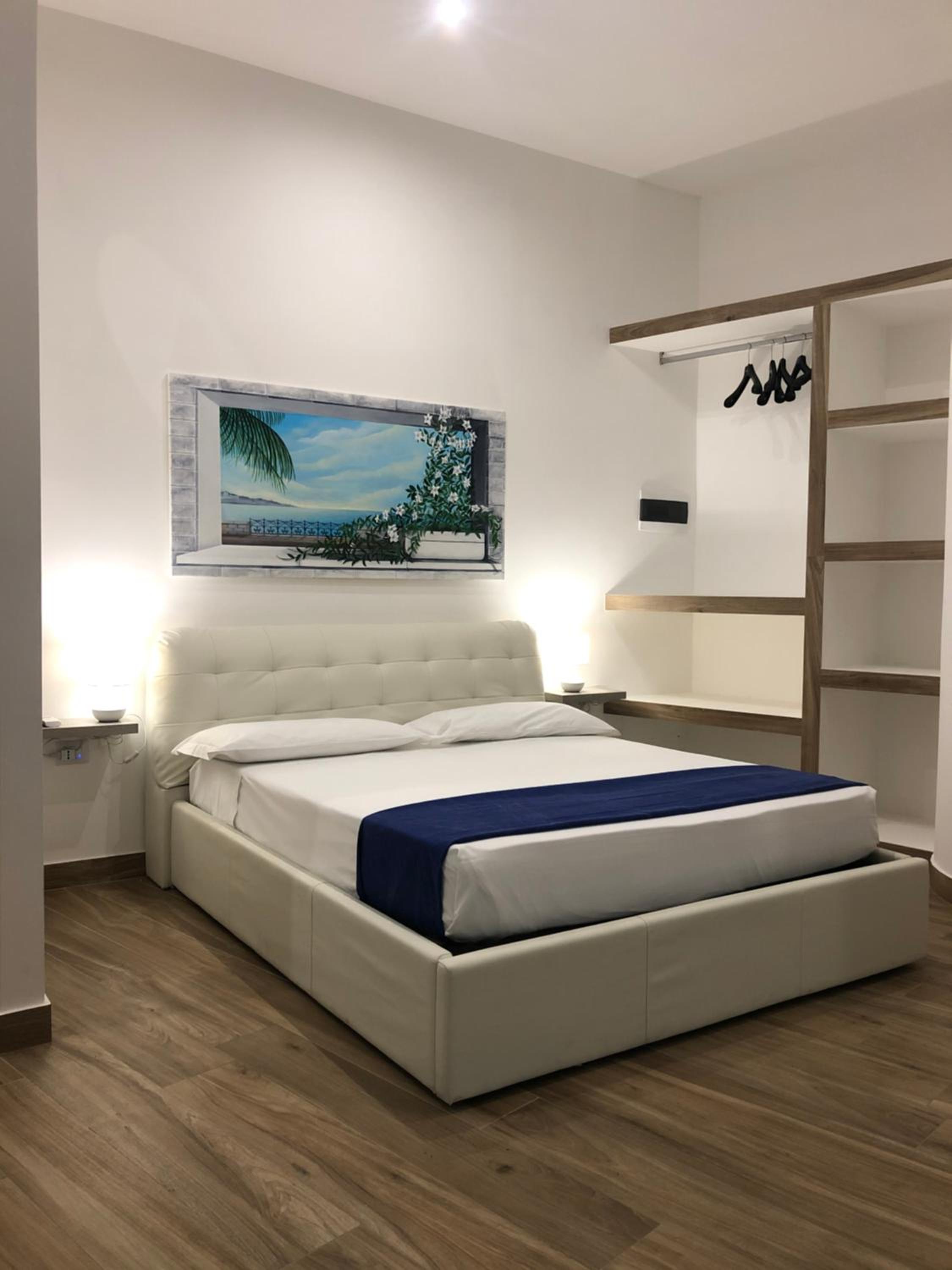 Quadruple Room with Private Bathroom - Photo 28