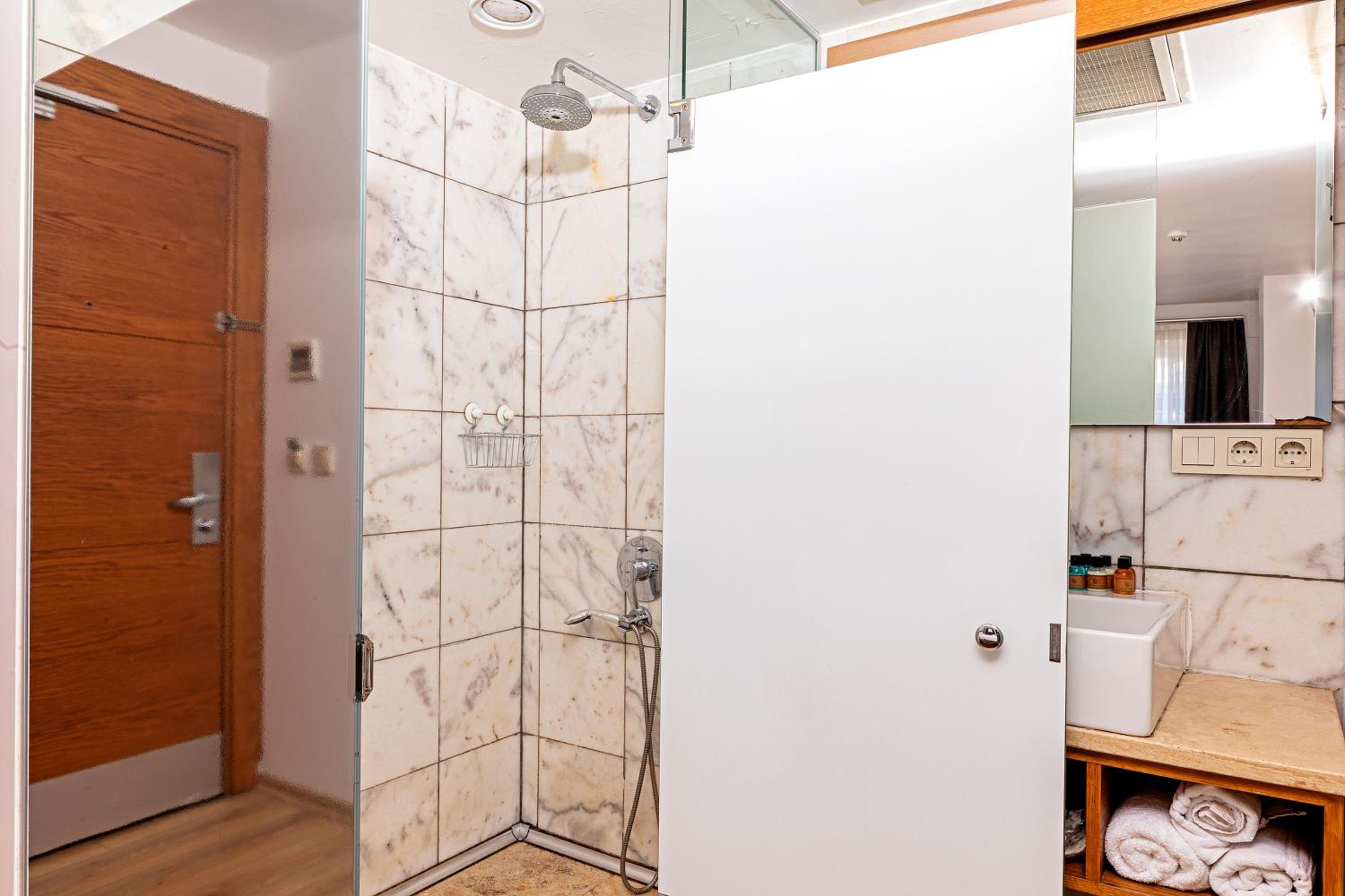 Superior Double or Twin Room photo 3