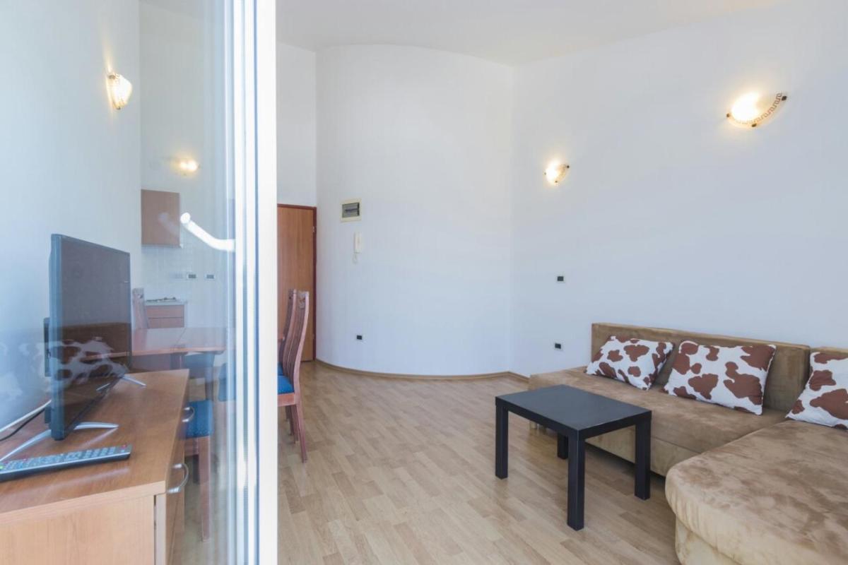 Apartment with Sea View - Photo 21