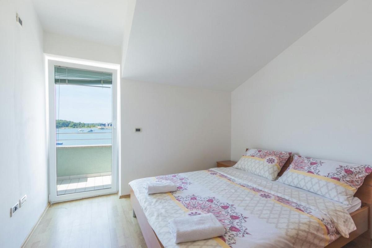 Apartment with Sea View - Photo 19
