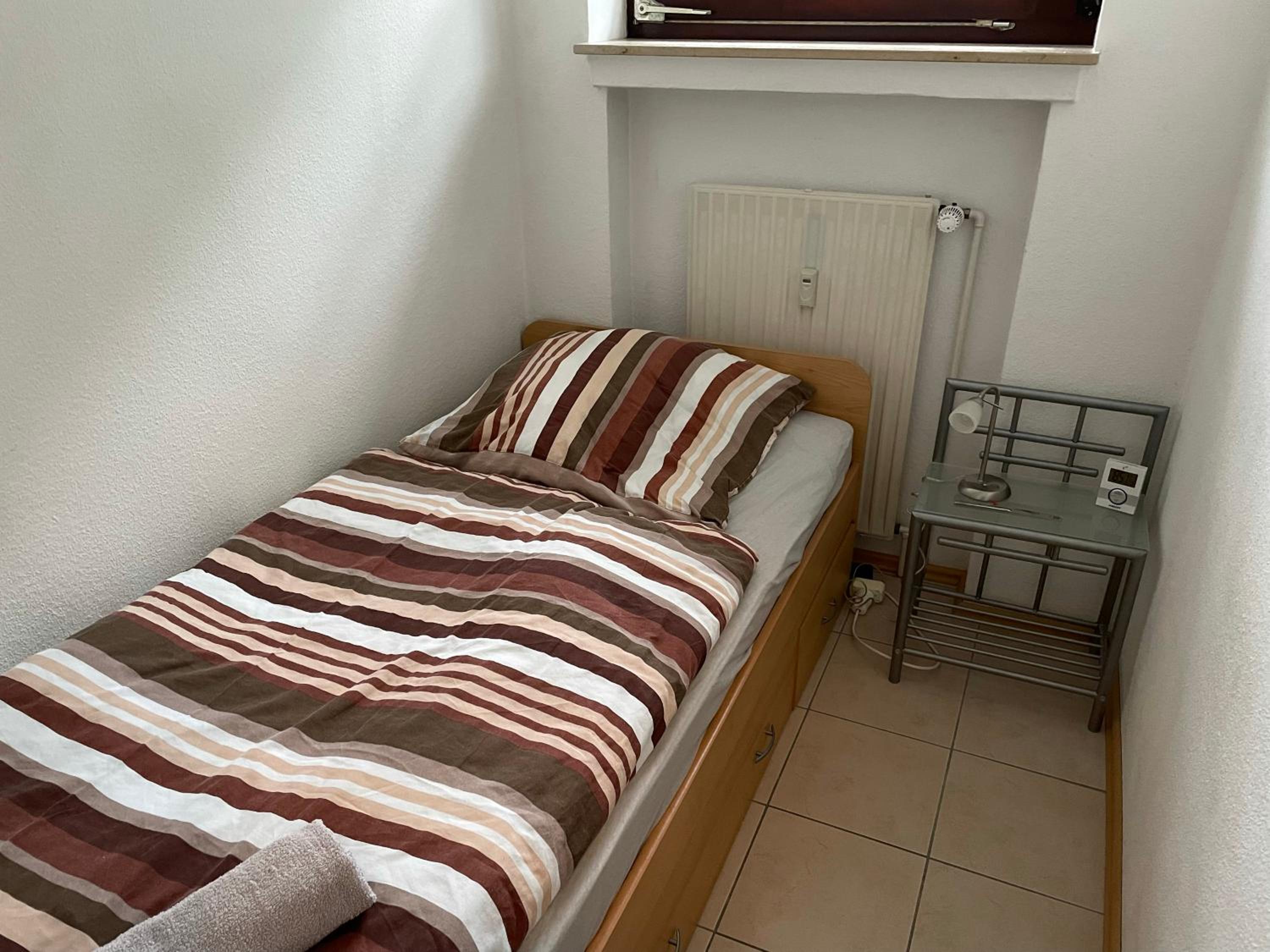 Small Single Room photo 3