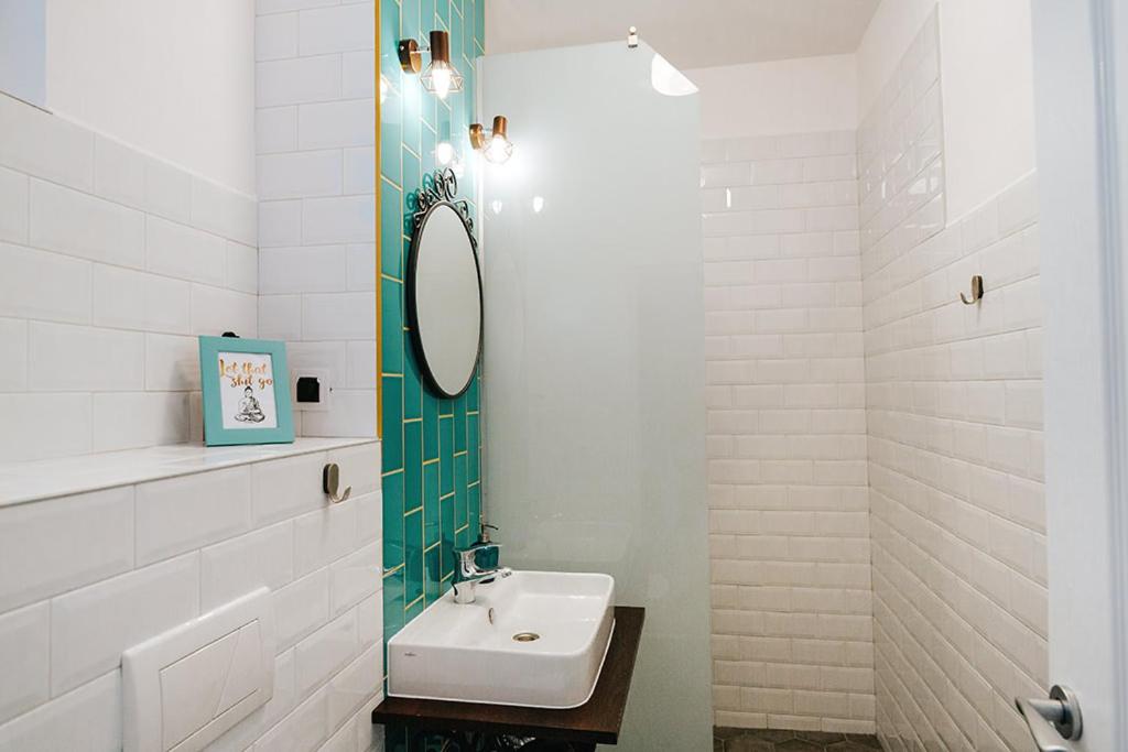 Two-Bedroom Apartment - Photo 7