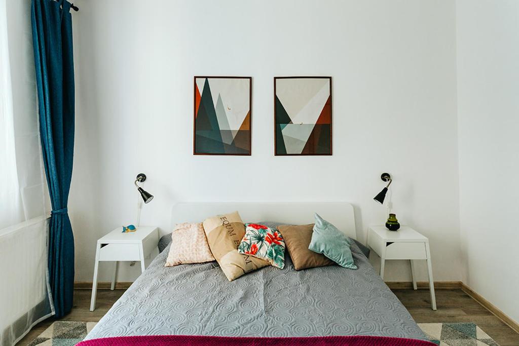Two-Bedroom Apartment - Photo 19