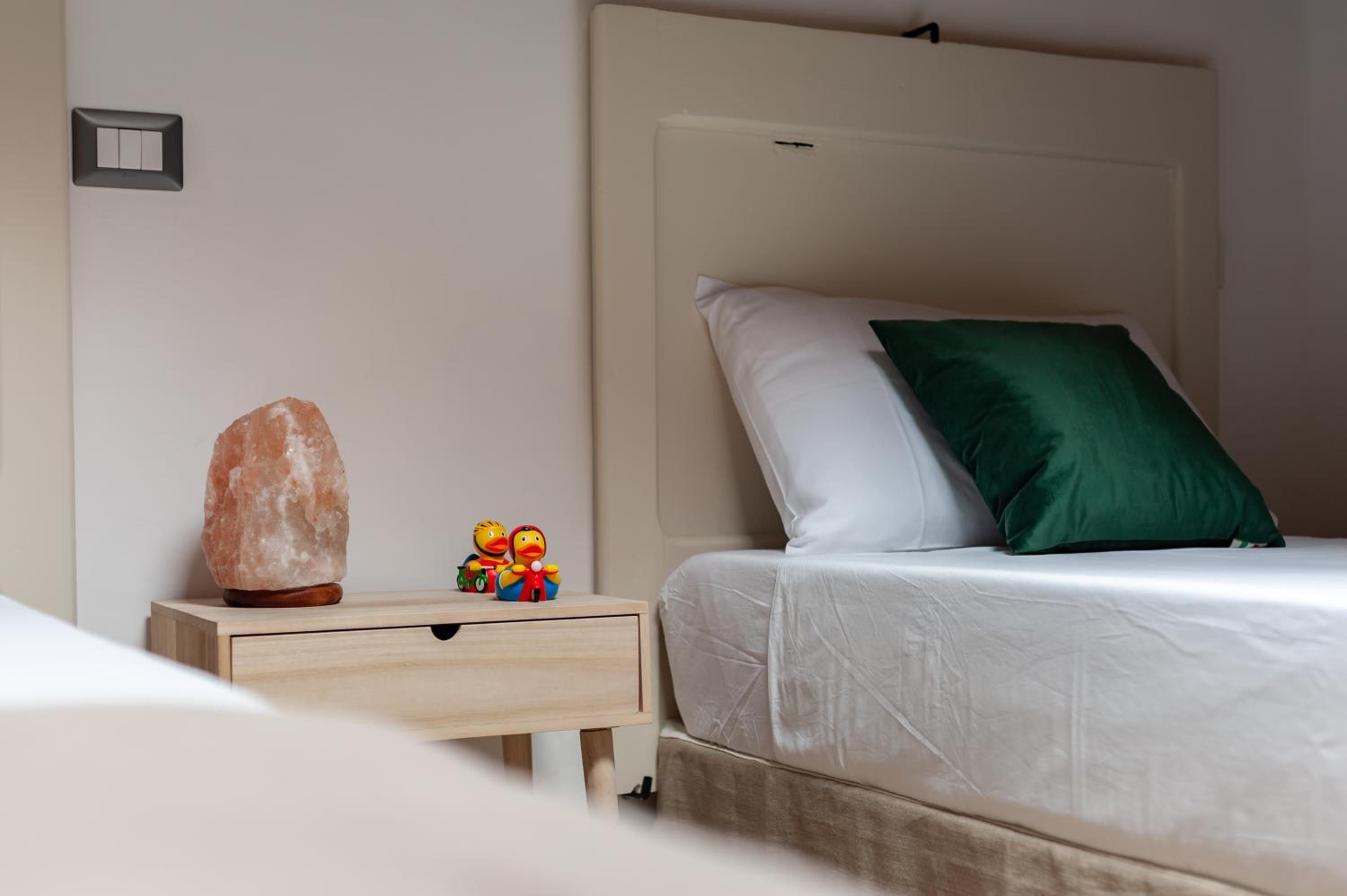 Two-Bedroom Apartment - Photo 23