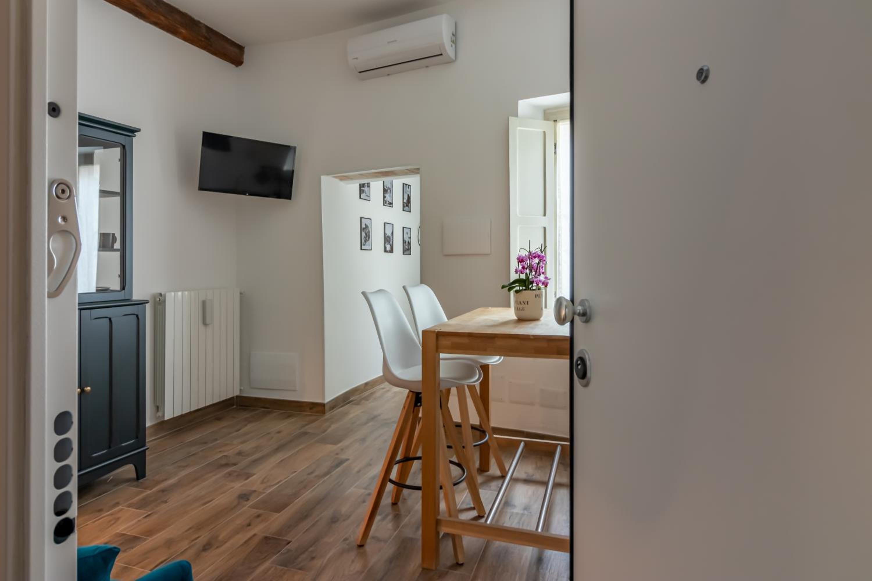 Two-Bedroom Apartment - Photo 7
