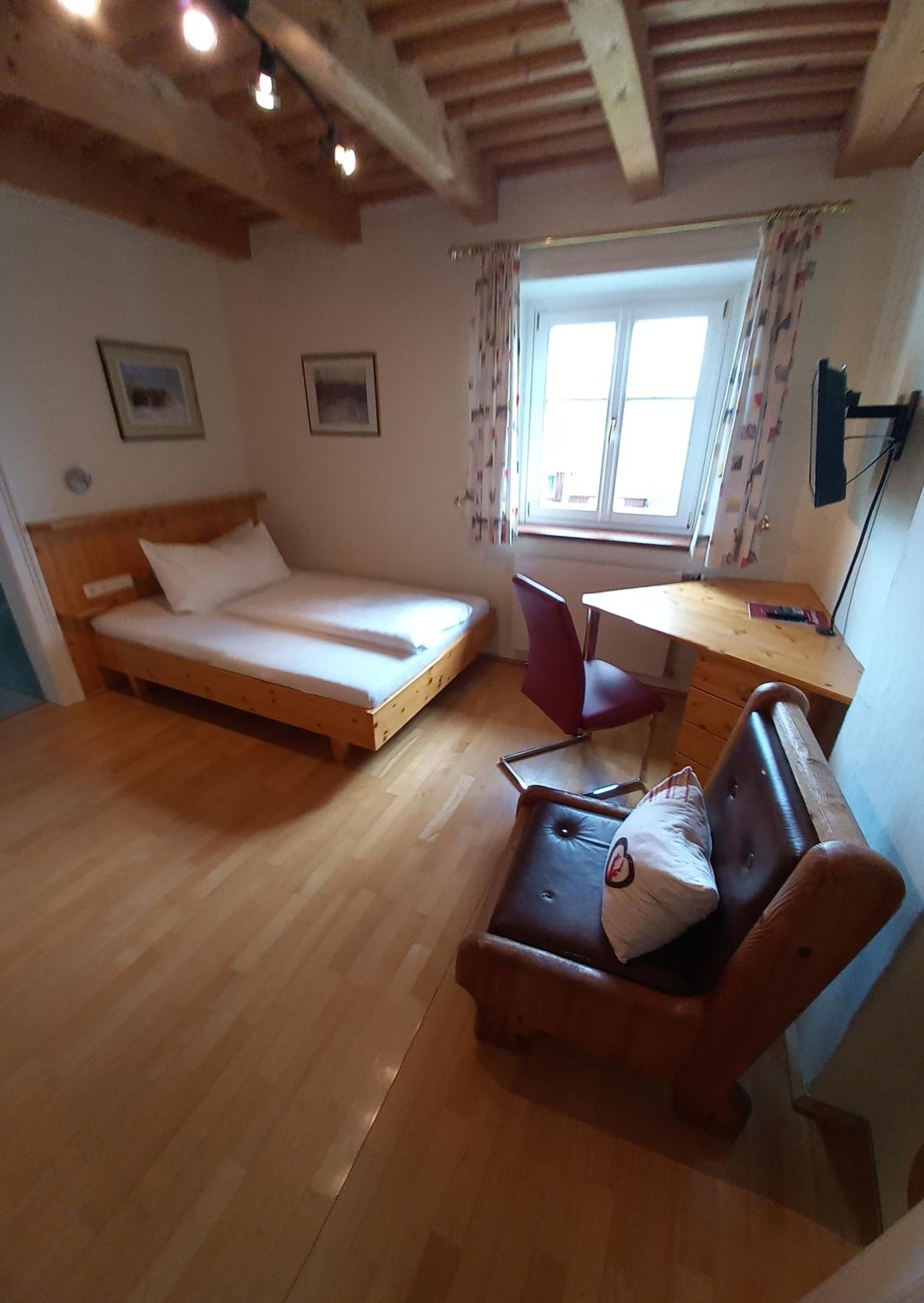 Standard Single Room with Shower photo 2