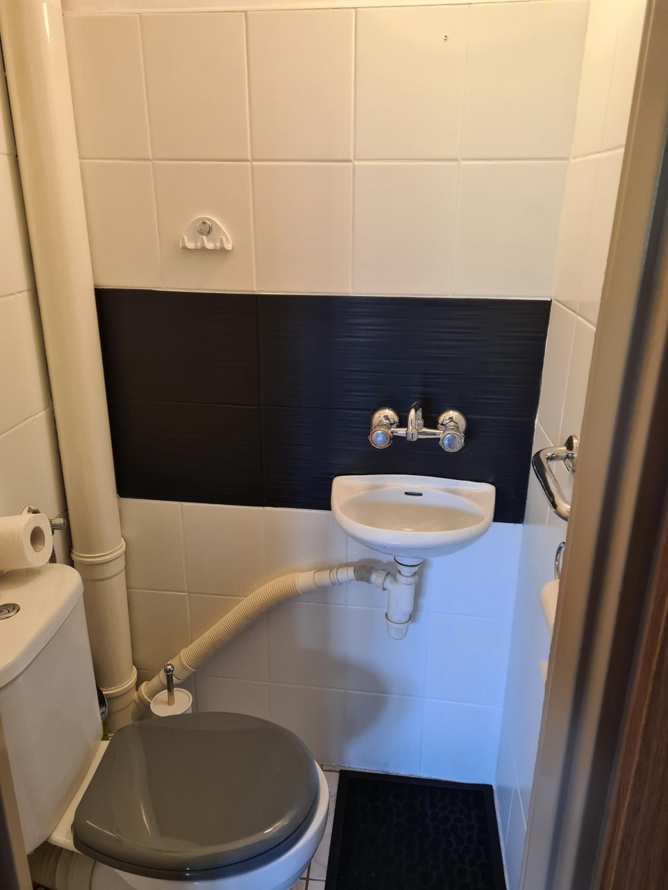 Two-Bedroom Apartment - Photo 7