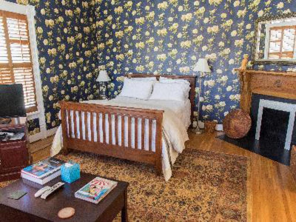 Double Room with Shared Bathroom photo 1