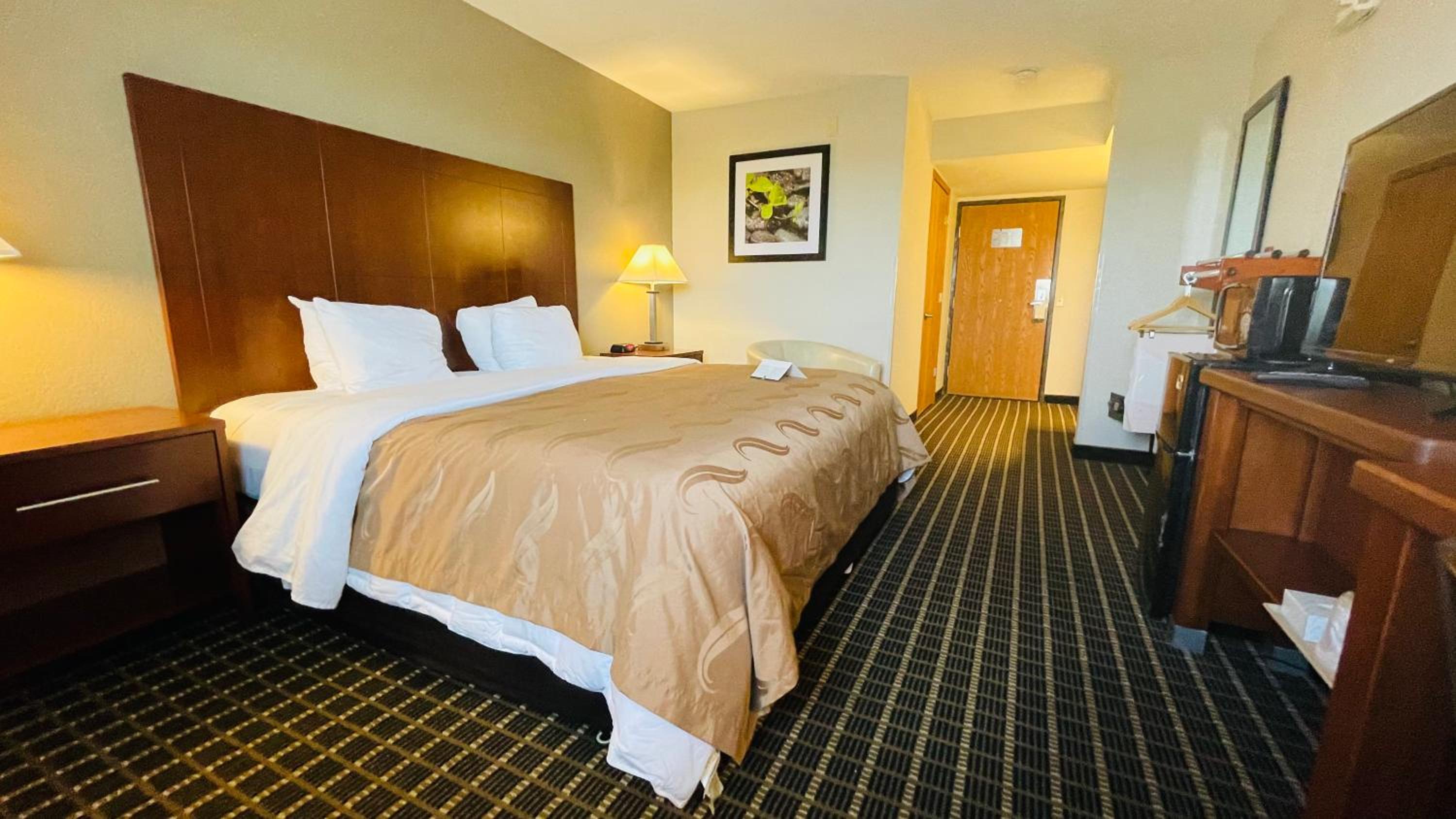 King Room - Accessible/Non-Smoking - Photo 1