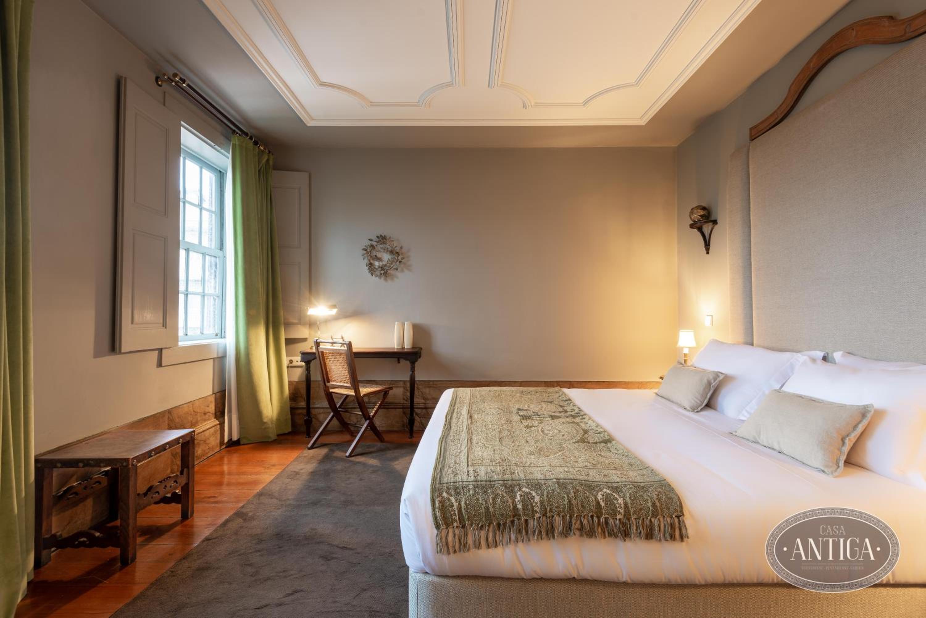 Double Room with Balcony - Photo 8