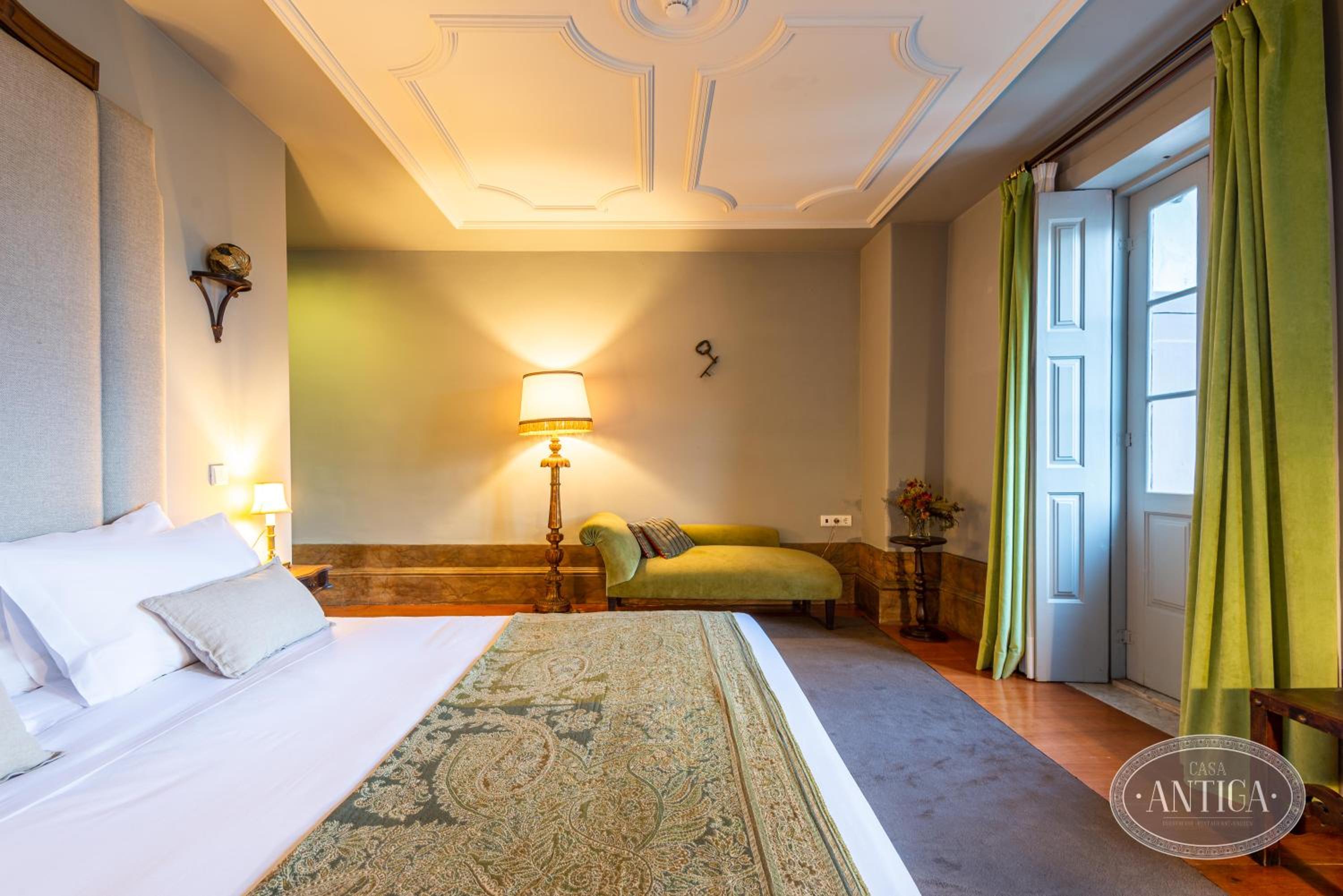 Double Room with Balcony - Photo 1