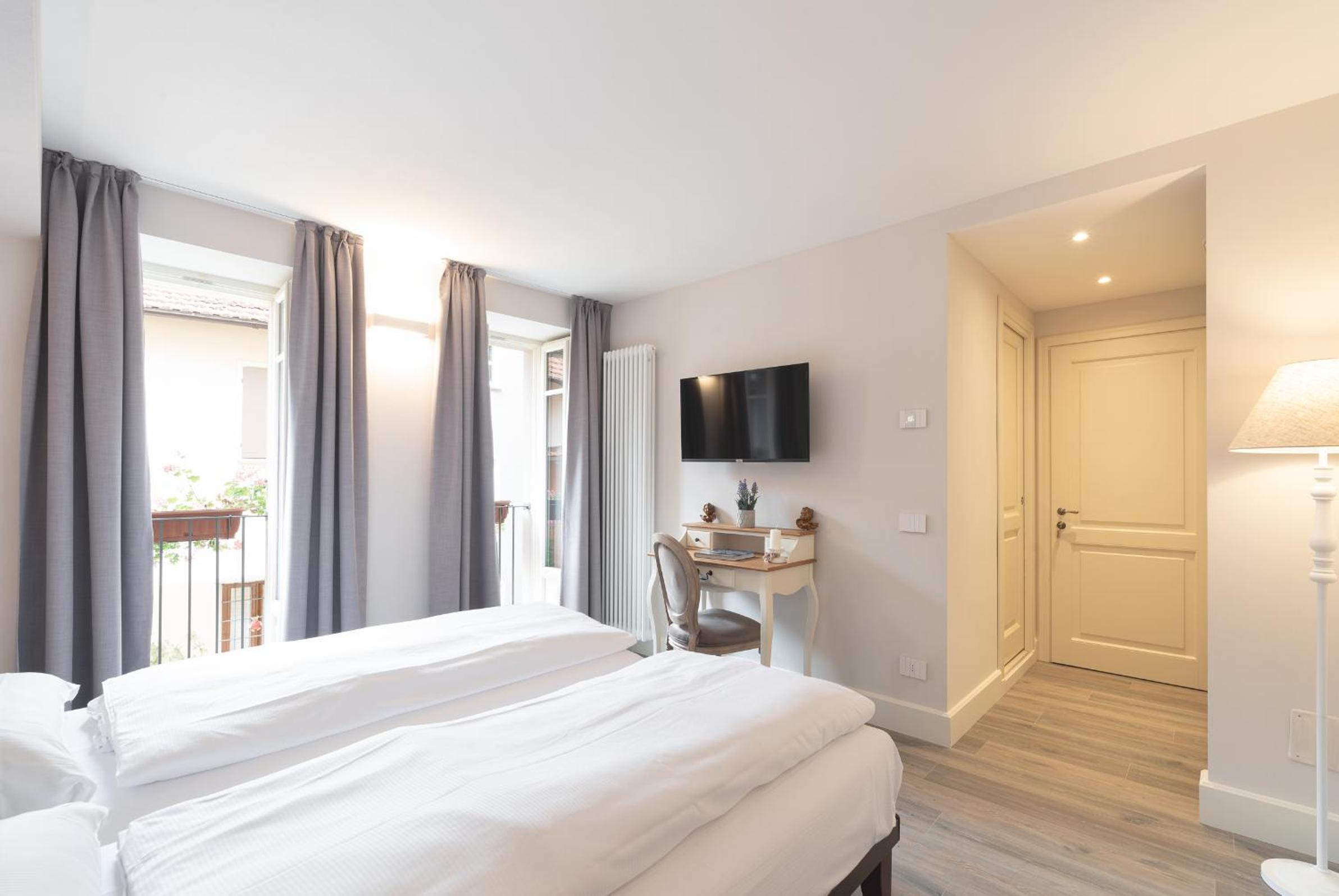 Standard Double or Twin Room photo 1