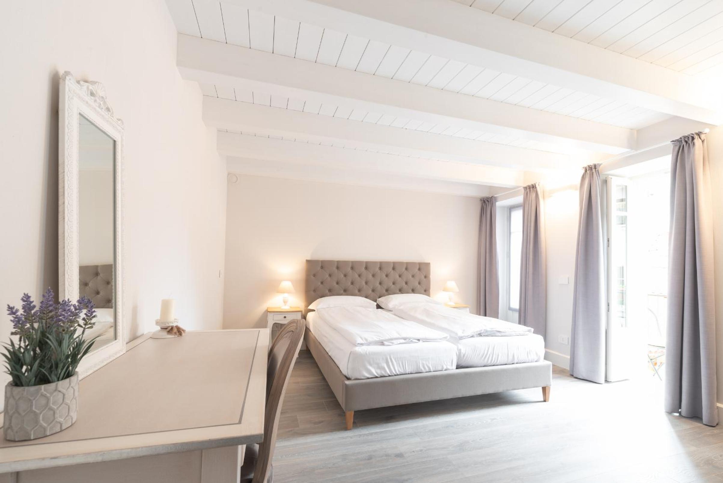 Junior Suite with Balcony photo 1