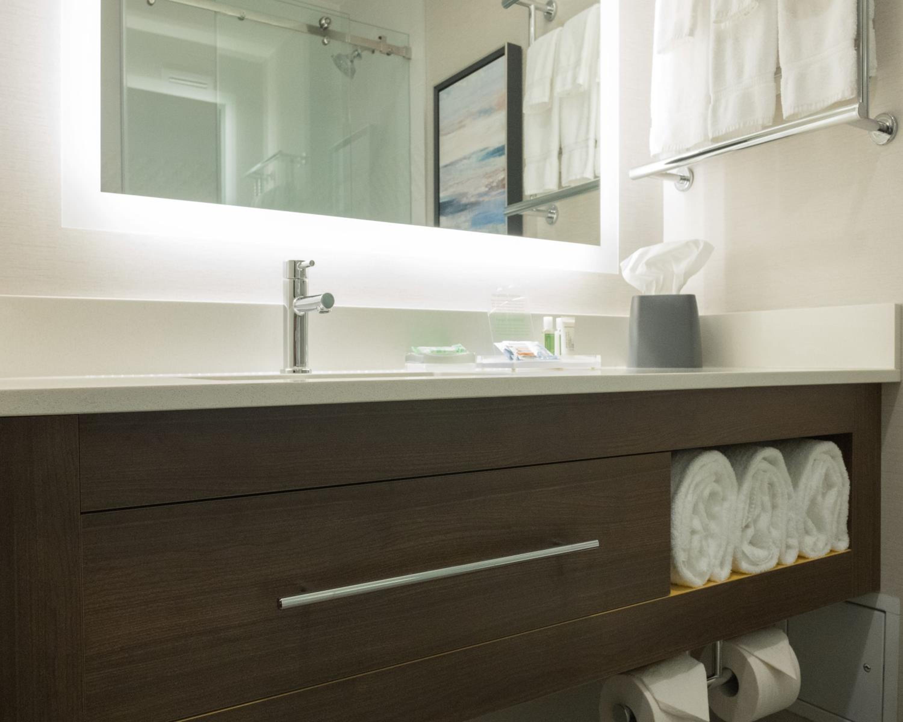 Standard King Room - Photo 6