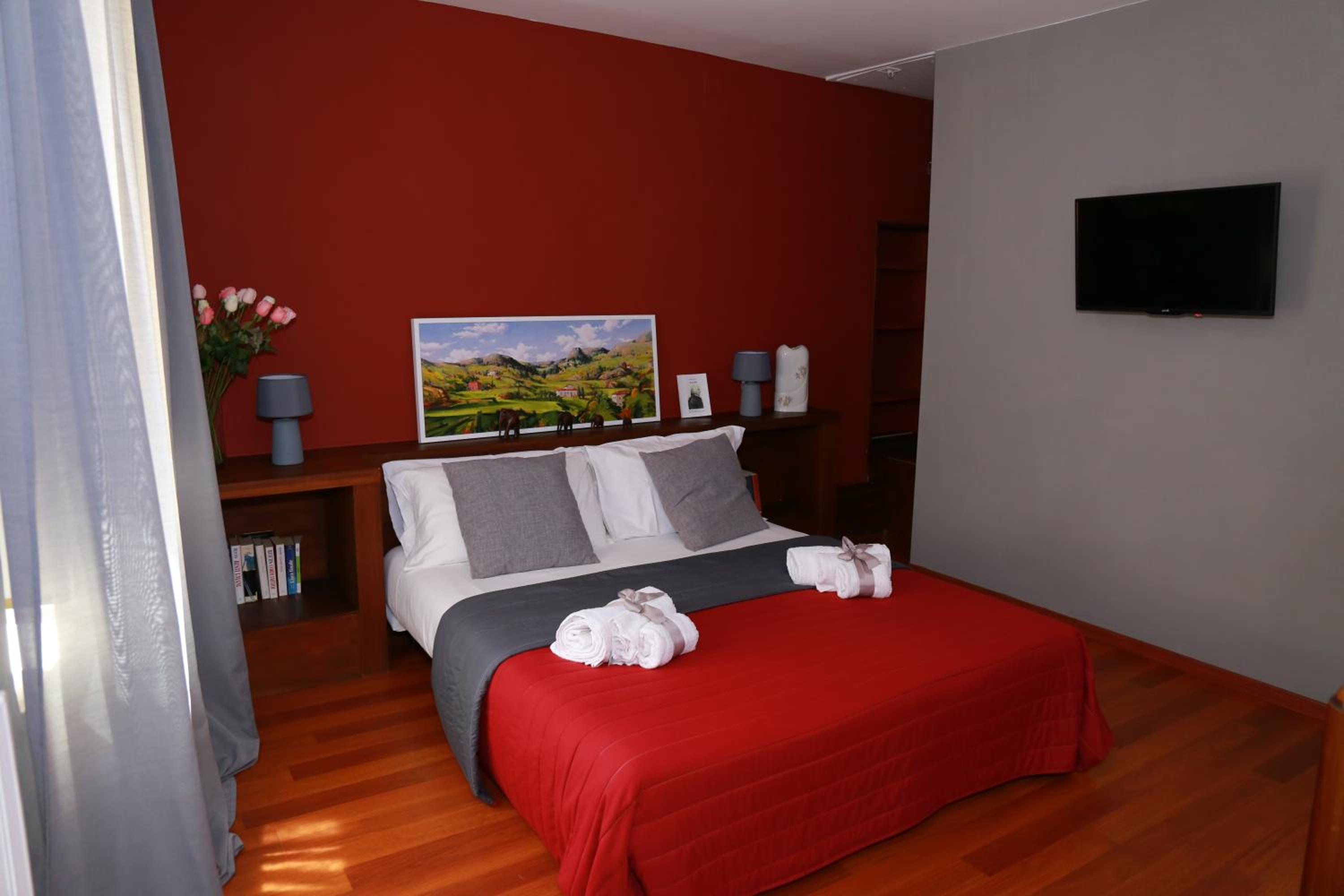 Double Room with Private Bathroom - Photo 9