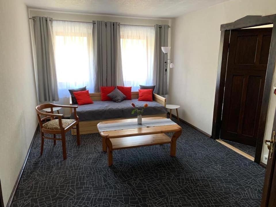 Large Double Room - Photo 1