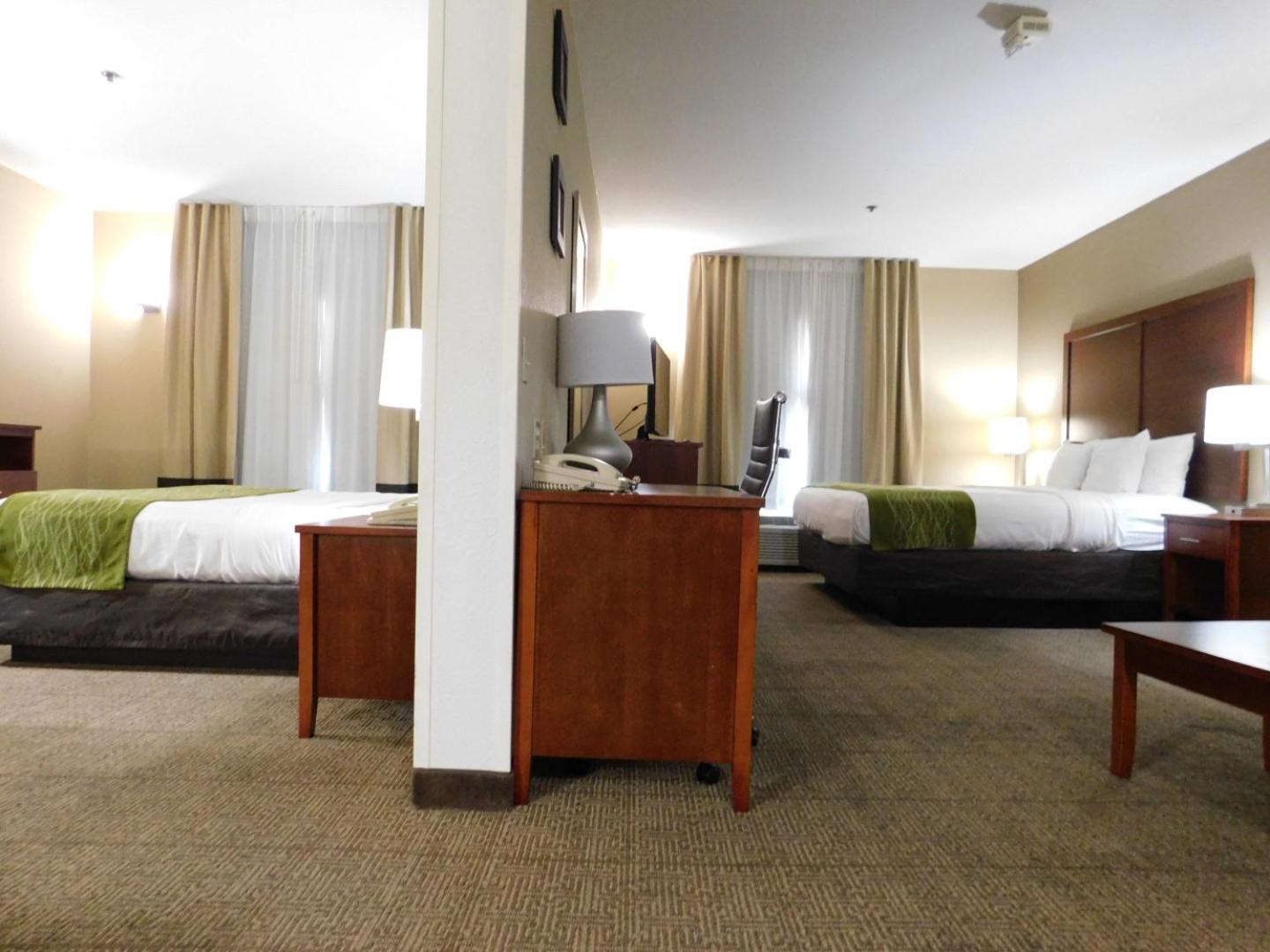 Efficiency King Suite - Non-Smoking - Photo 2