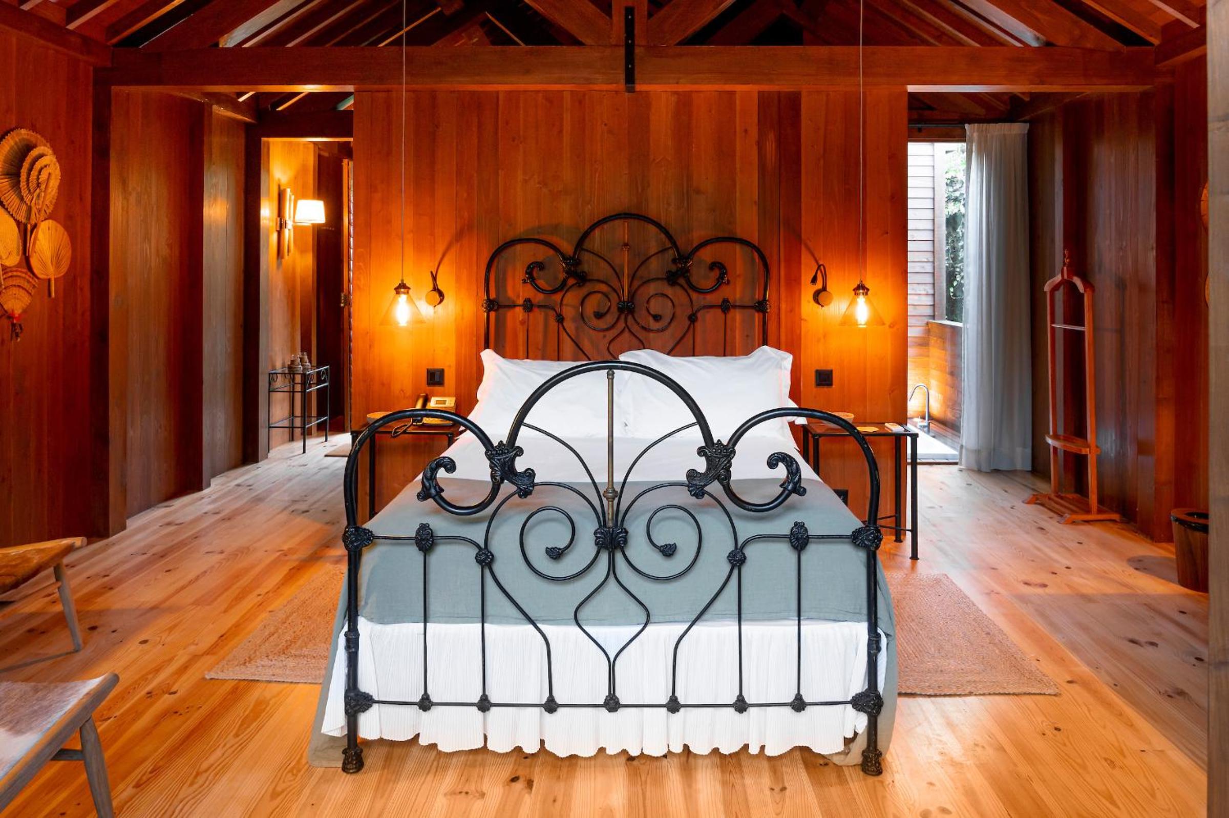 Superior Suite - Photo 6