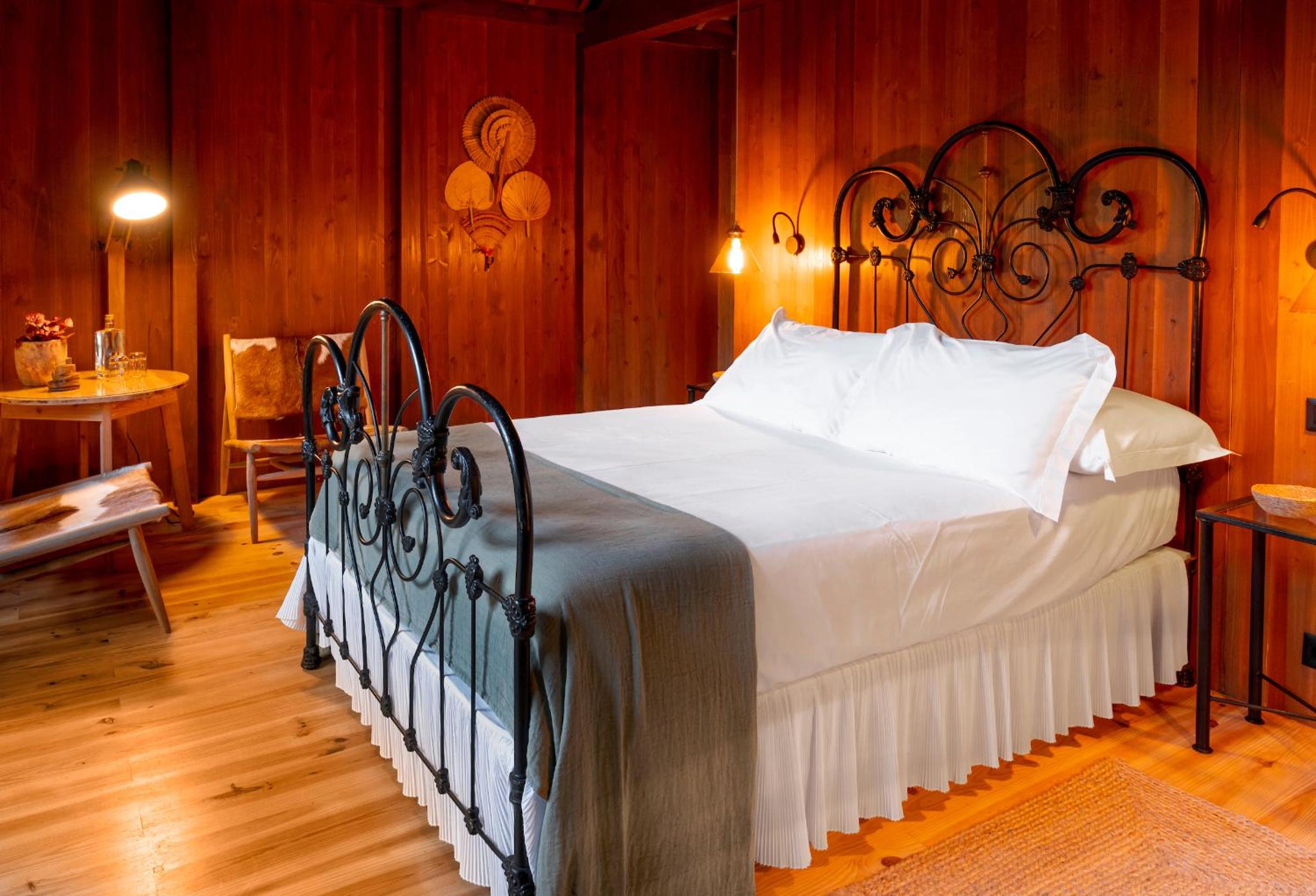 Superior Suite - Photo 5