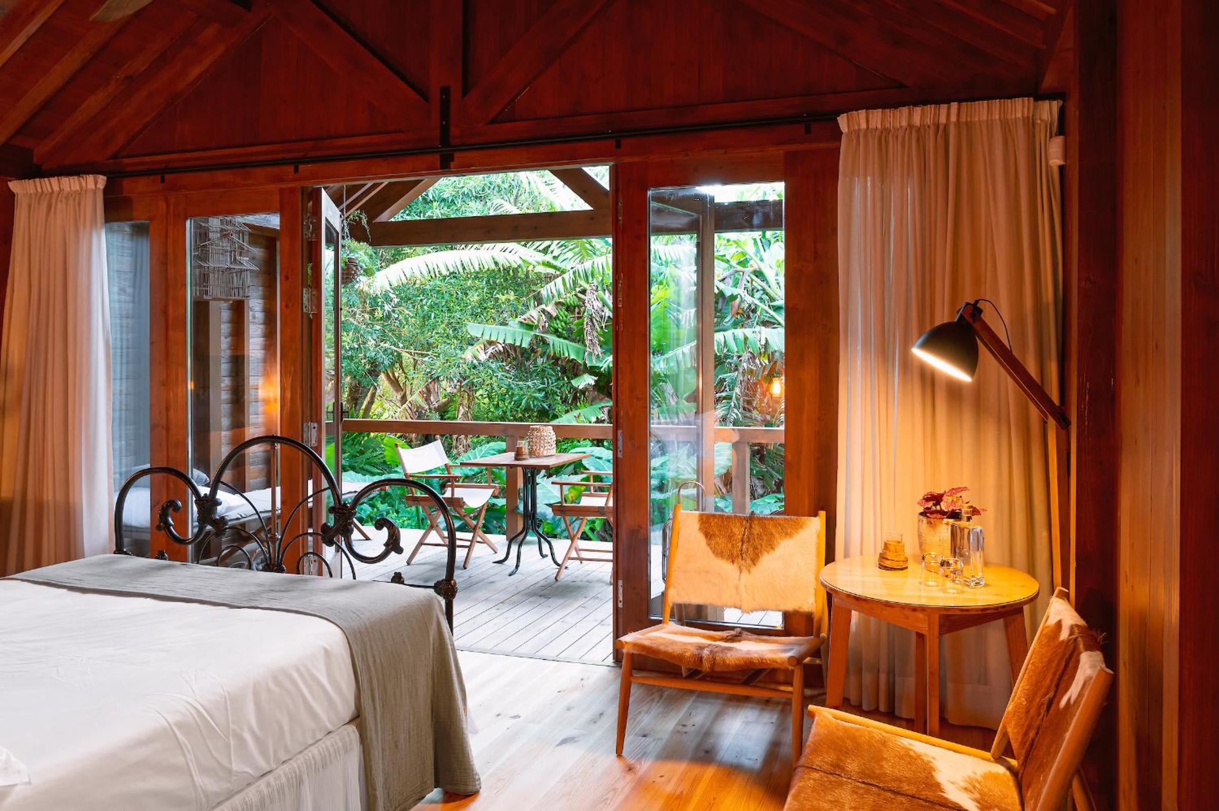 Superior Suite - Photo 7