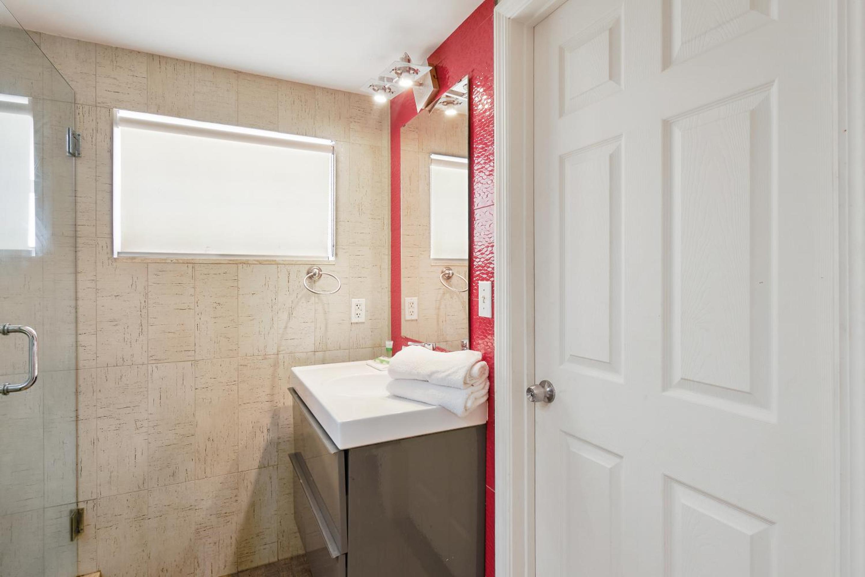 King Room - Disability Access photo 3