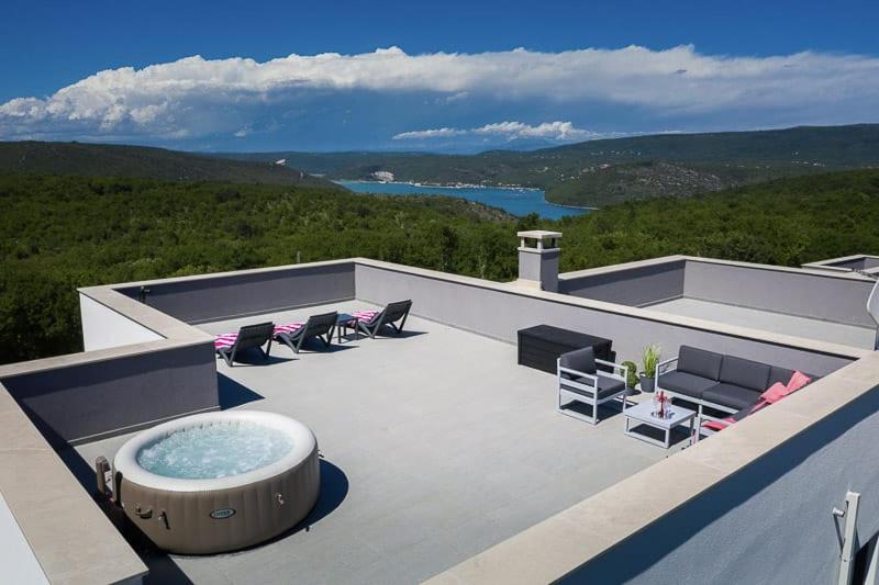 Three-Bedroom Villa photo 1