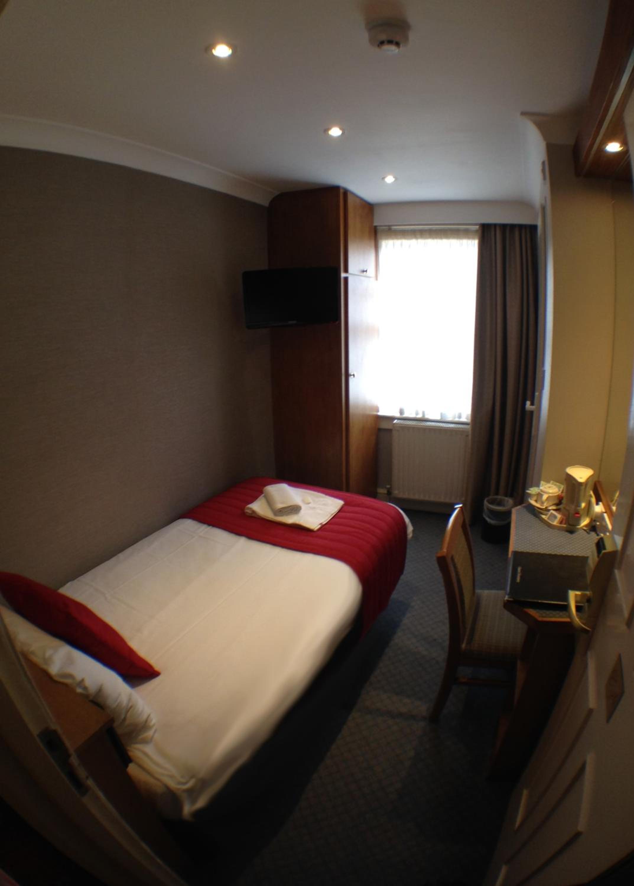 Single Room photo 2