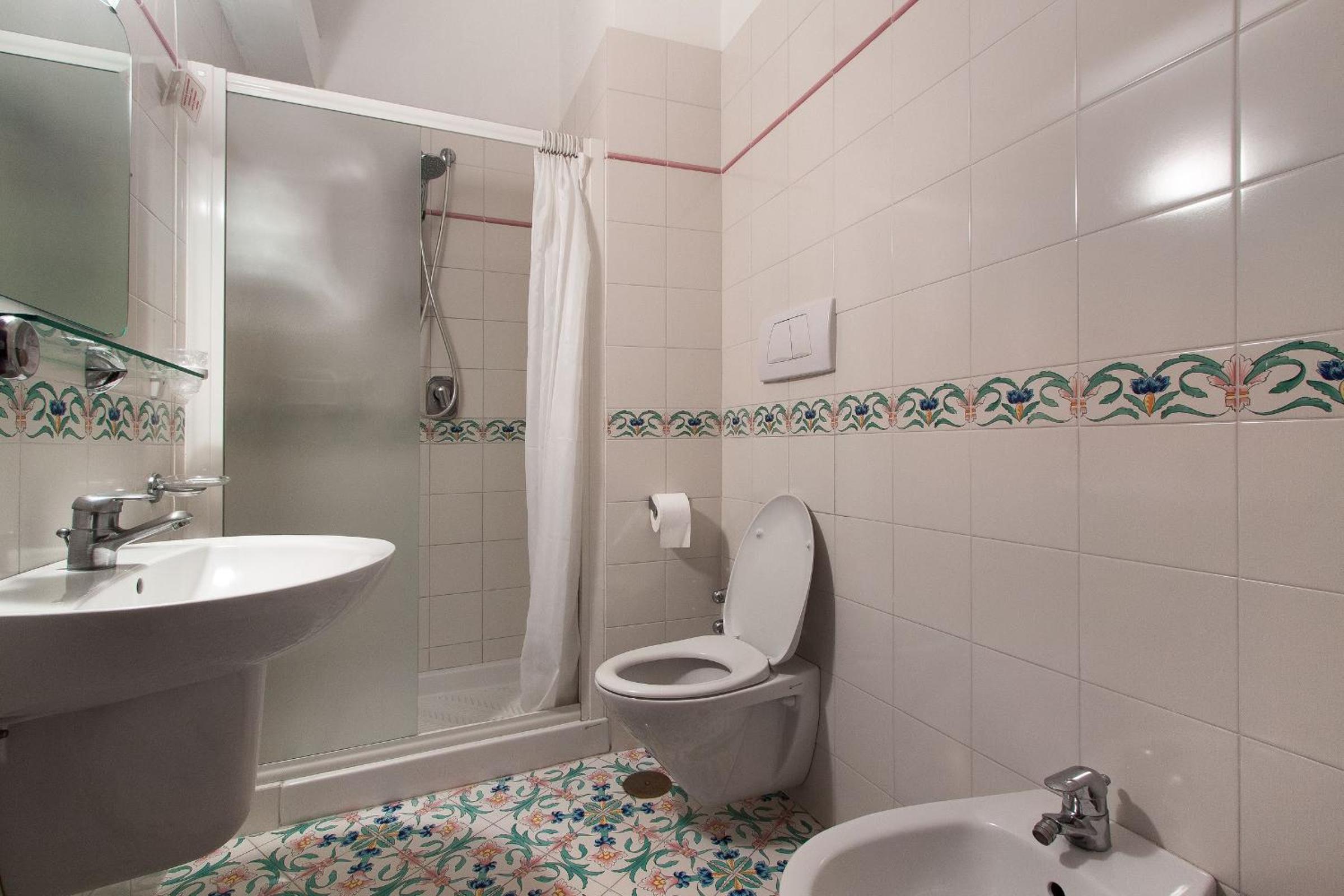 Classic Triple Room photo 2