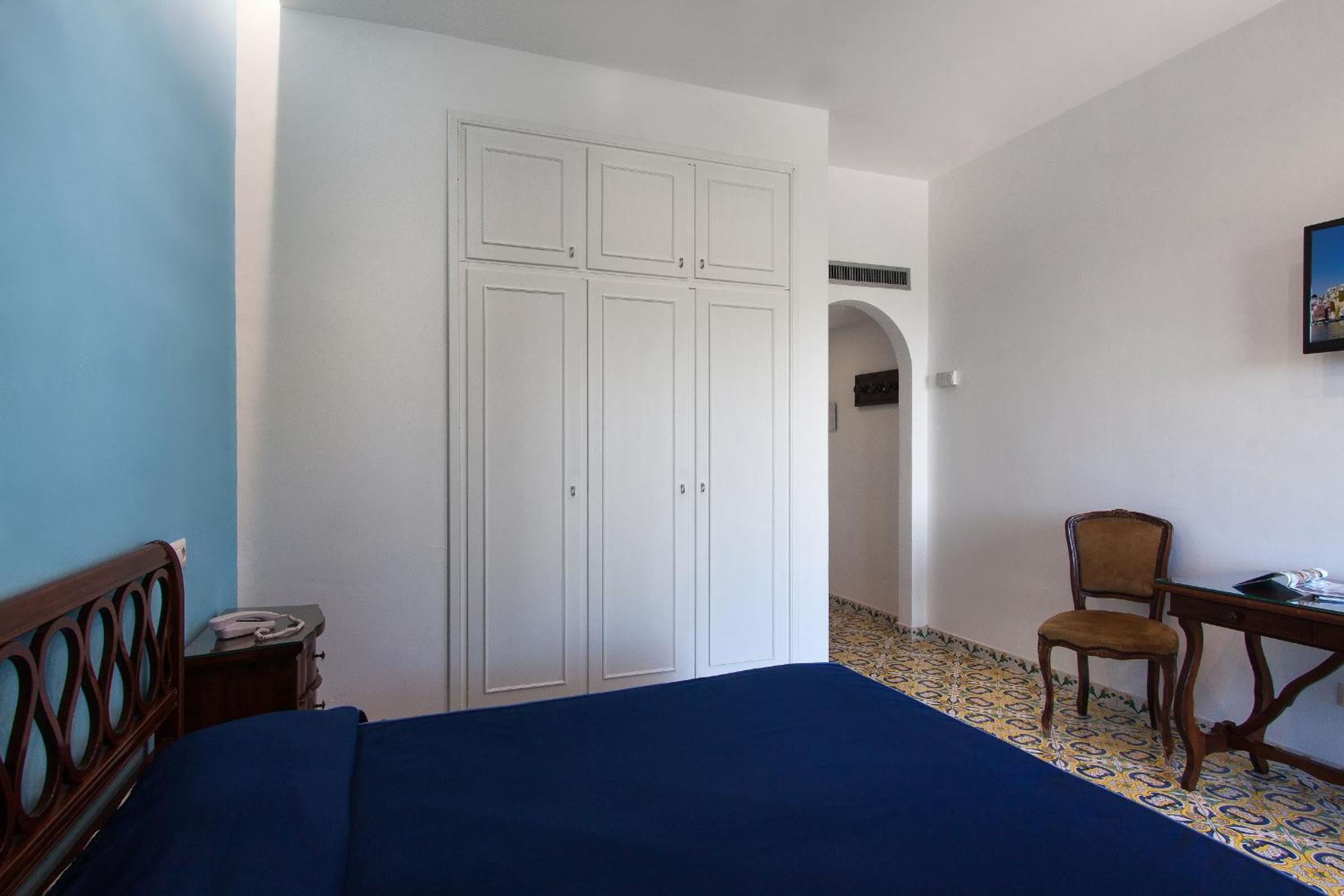 Classic Triple Room photo 3